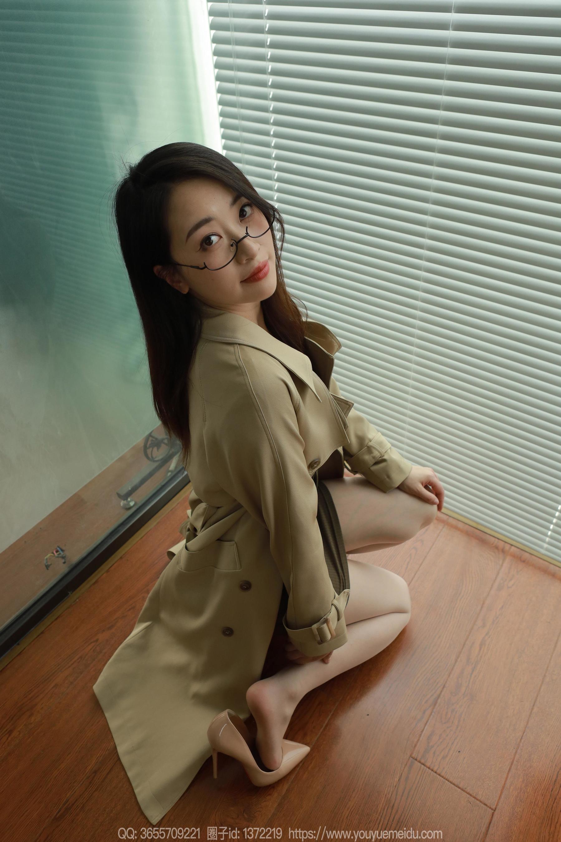 IESS异思趣向 - 模特： 小婕 《包臀肉丝（下）》