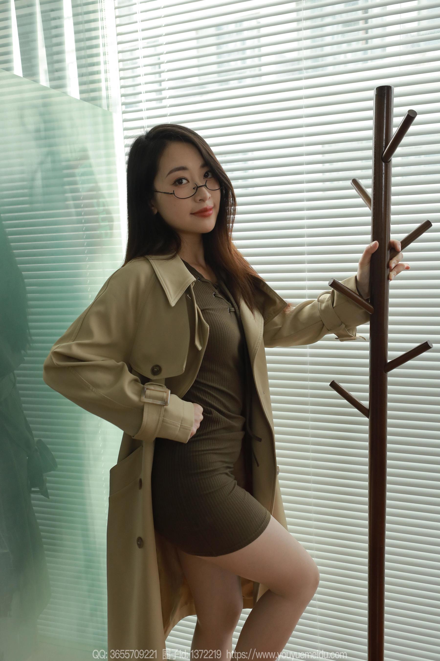 IESS异思趣向 - 模特： 小婕 《包臀肉丝（下）》