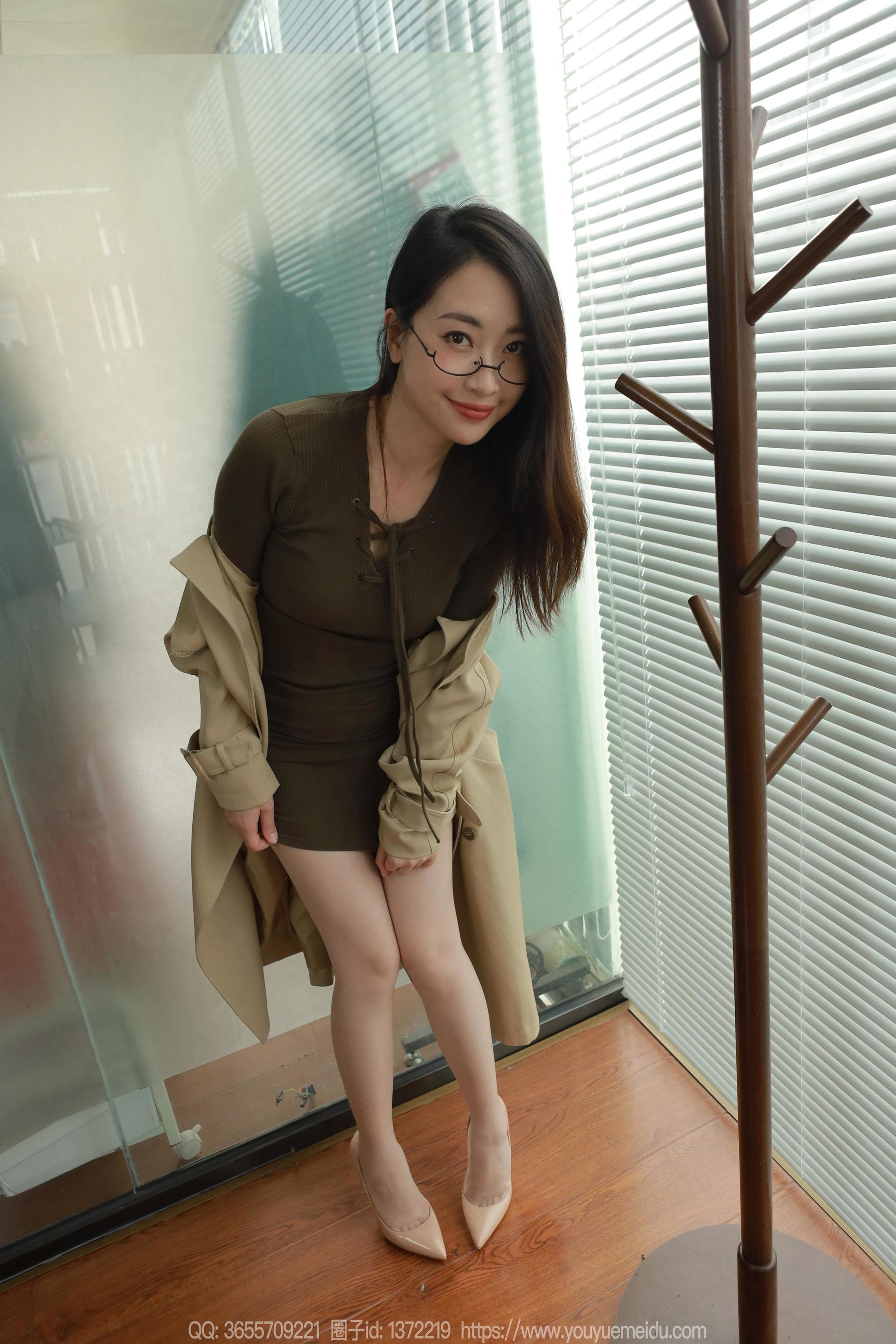IESS异思趣向 - 模特： 小婕 《包臀肉丝（下）》