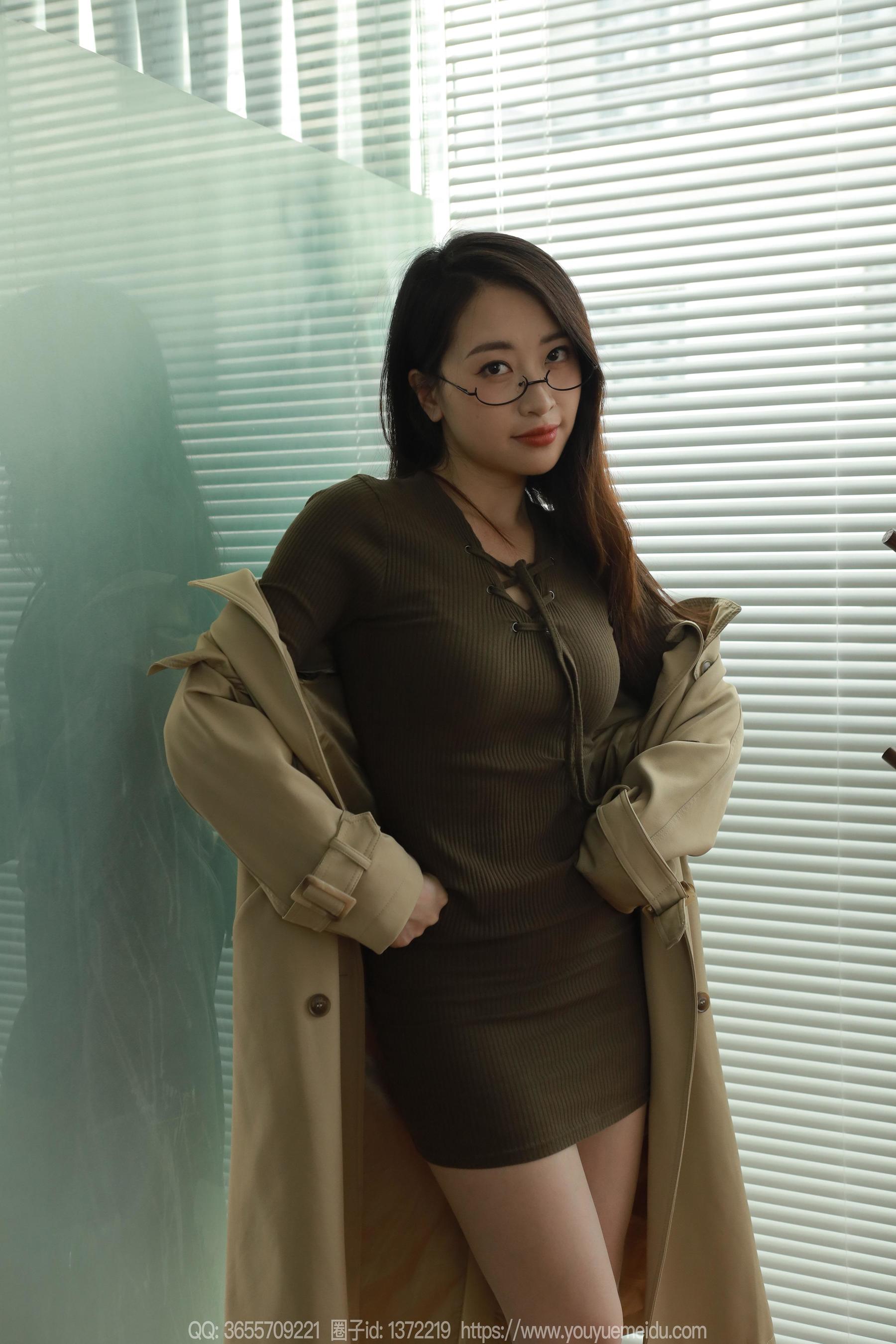 IESS异思趣向 - 模特： 小婕 《包臀肉丝（下）》