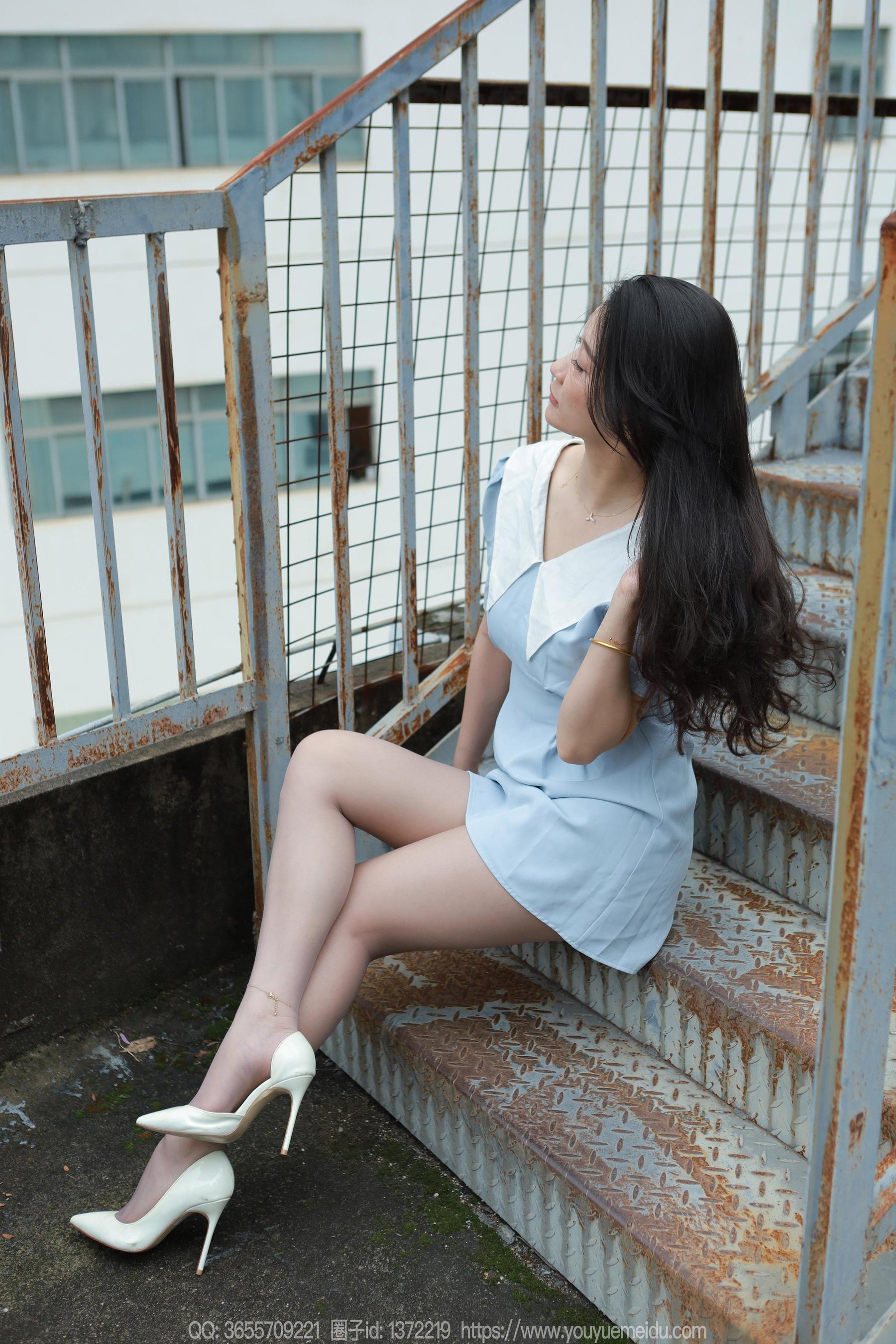 IESS异思趣向 - 模特： 秋秋 《蓝裙甜妹》
