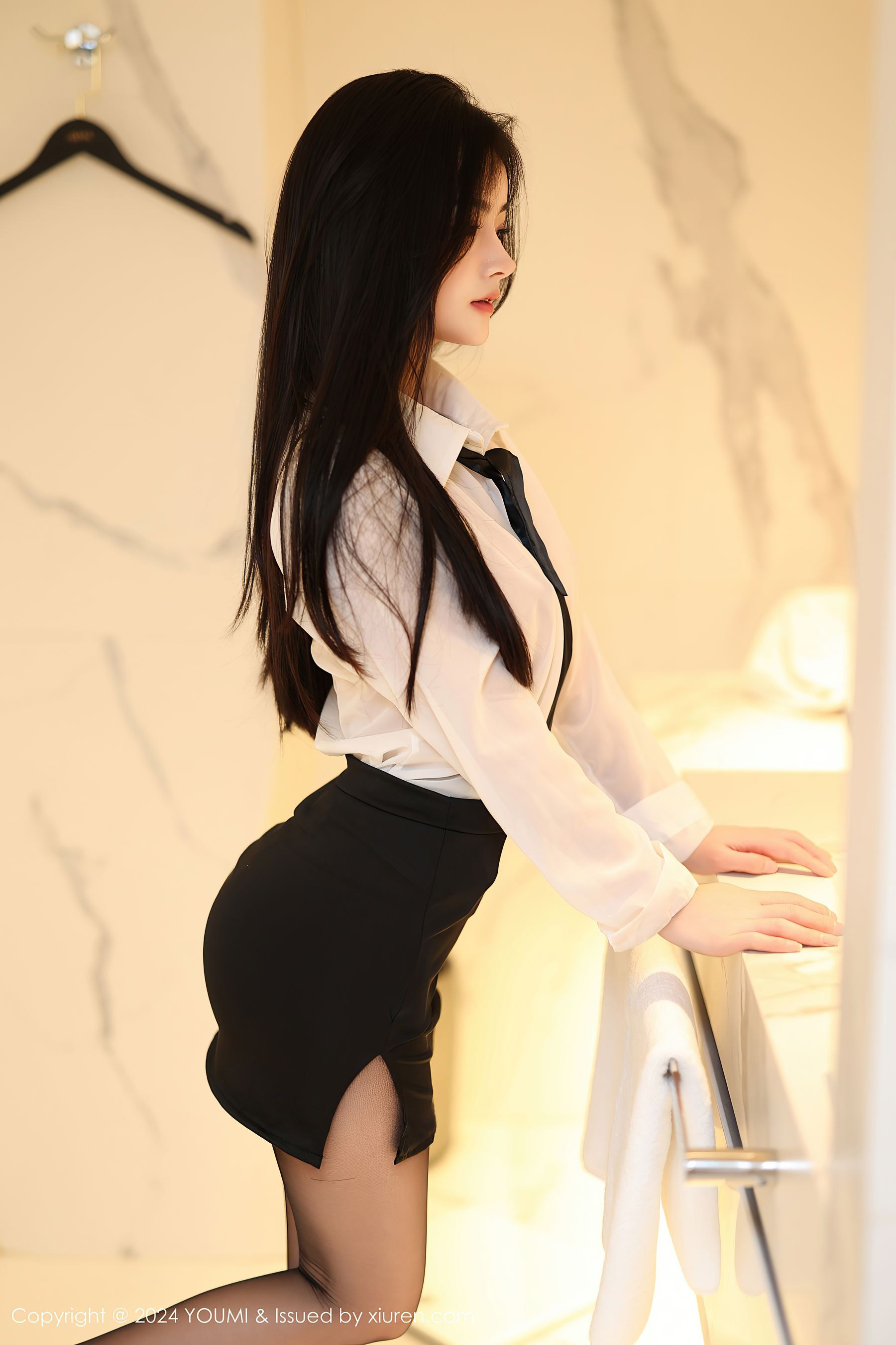 [YouMi]尤蜜荟 2024.04.12 Vol.1050 谭小灵
