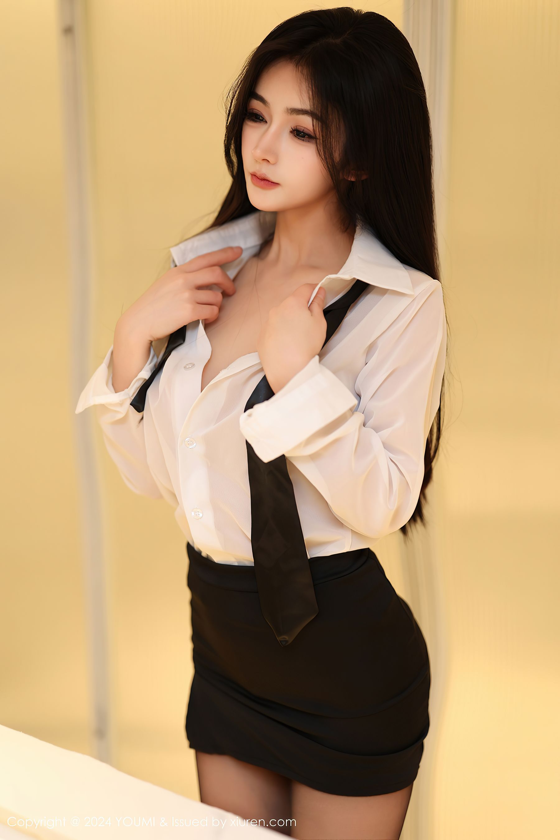 [YouMi]尤蜜荟 2024.04.12 Vol.1050 谭小灵