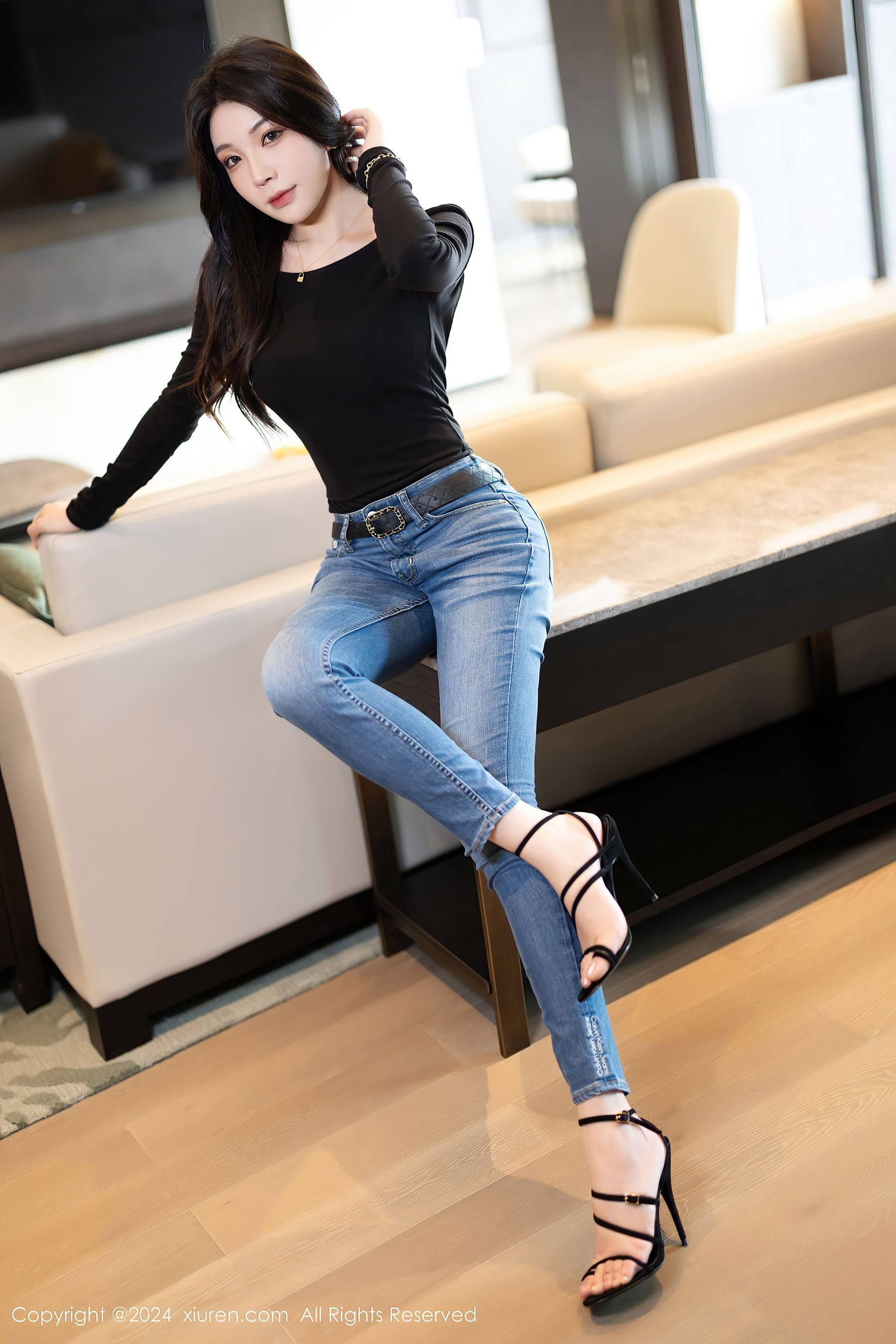 [秀人XiuRen] 2024.04.12 No.8385 徐莉芝Booty
