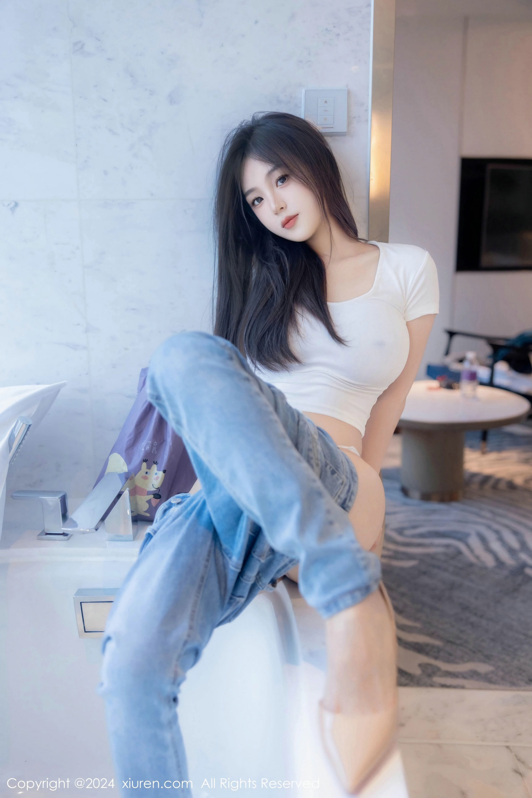 [秀人XiuRen] 2024.04.29 No.8467 周周不吃香菜
