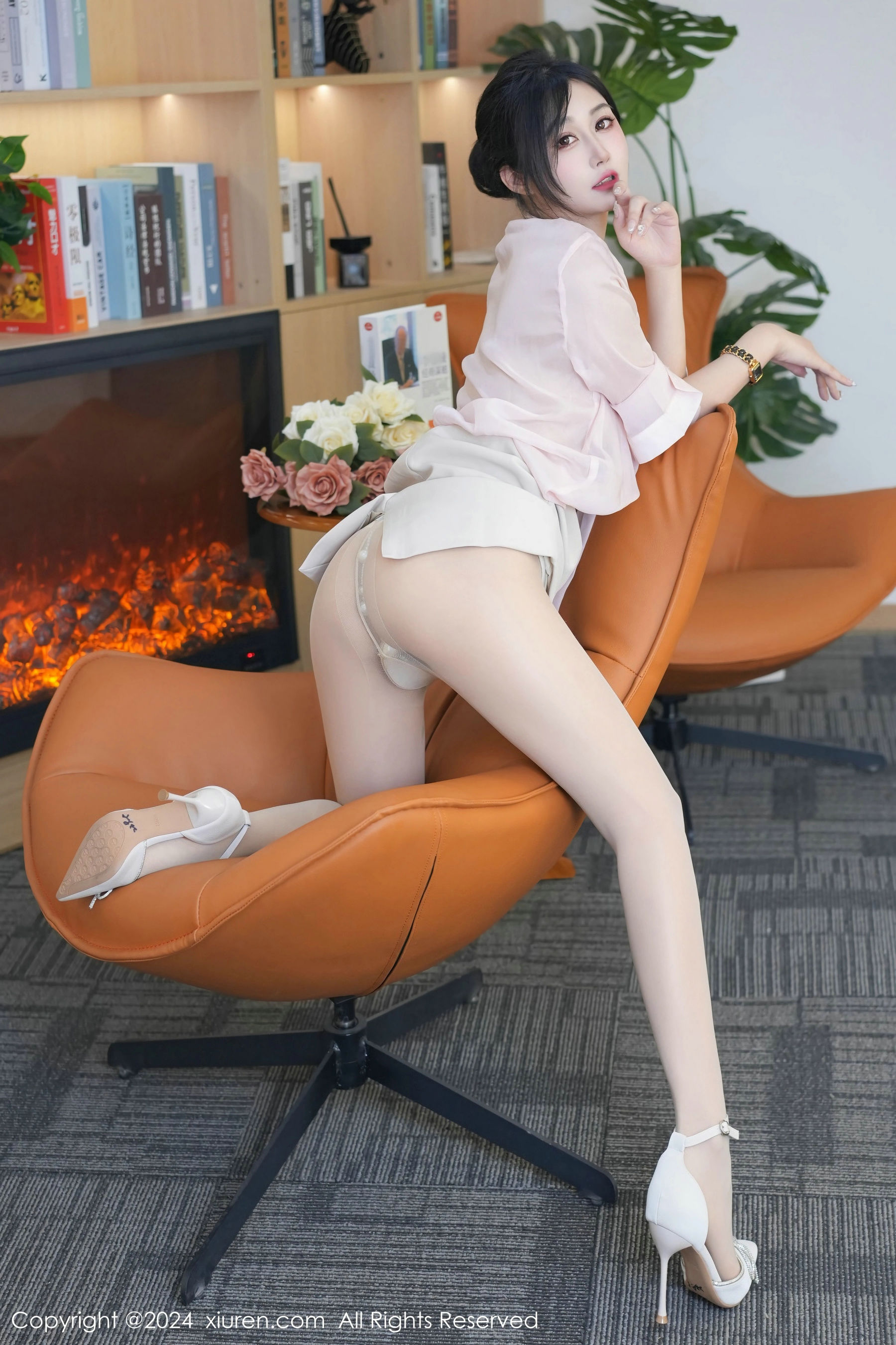 [秀人XiuRen] 2024.04.30 No.8477 laura阿姣