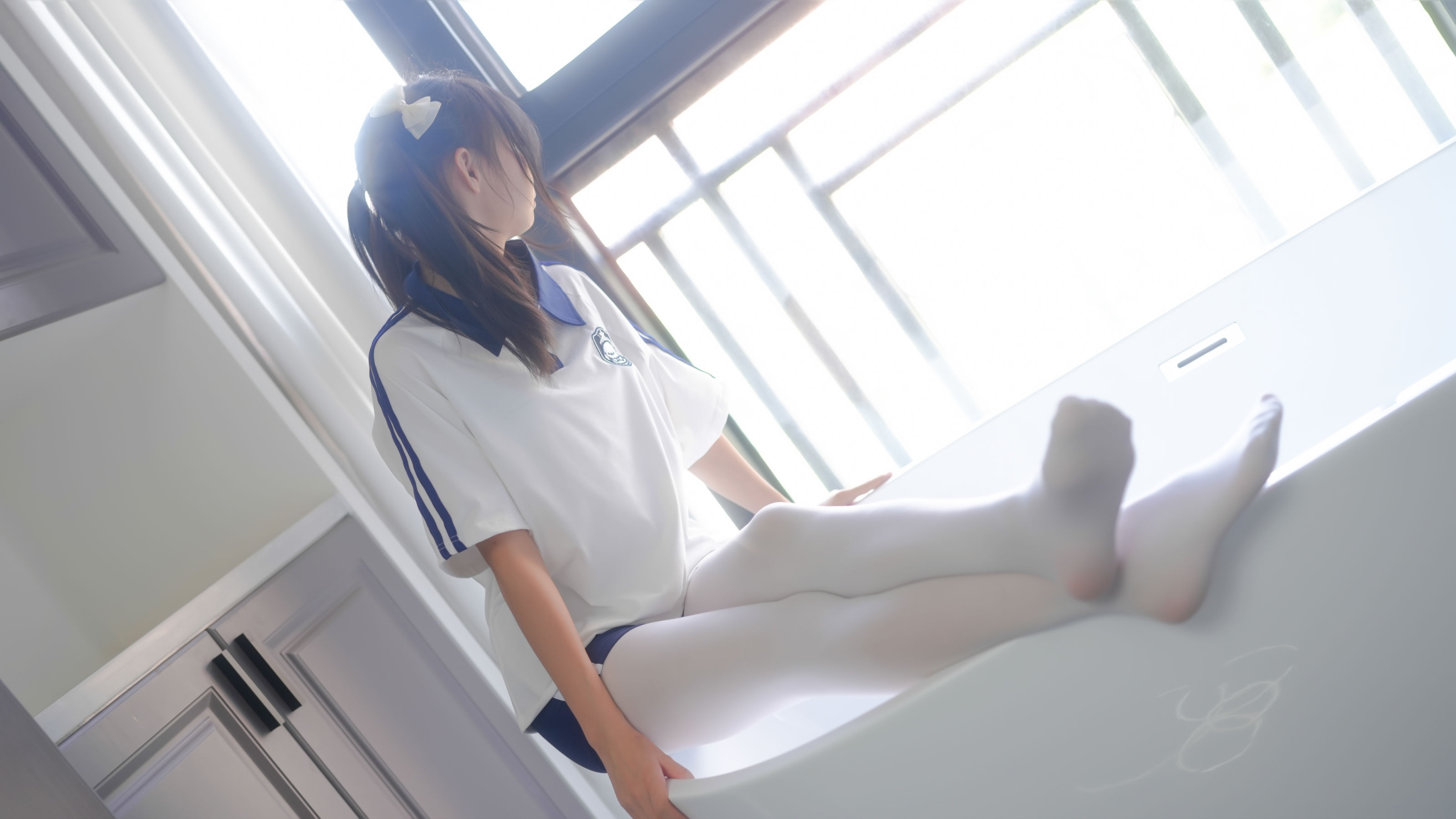 [紧急企划] 内部定制 小婕 校服白丝