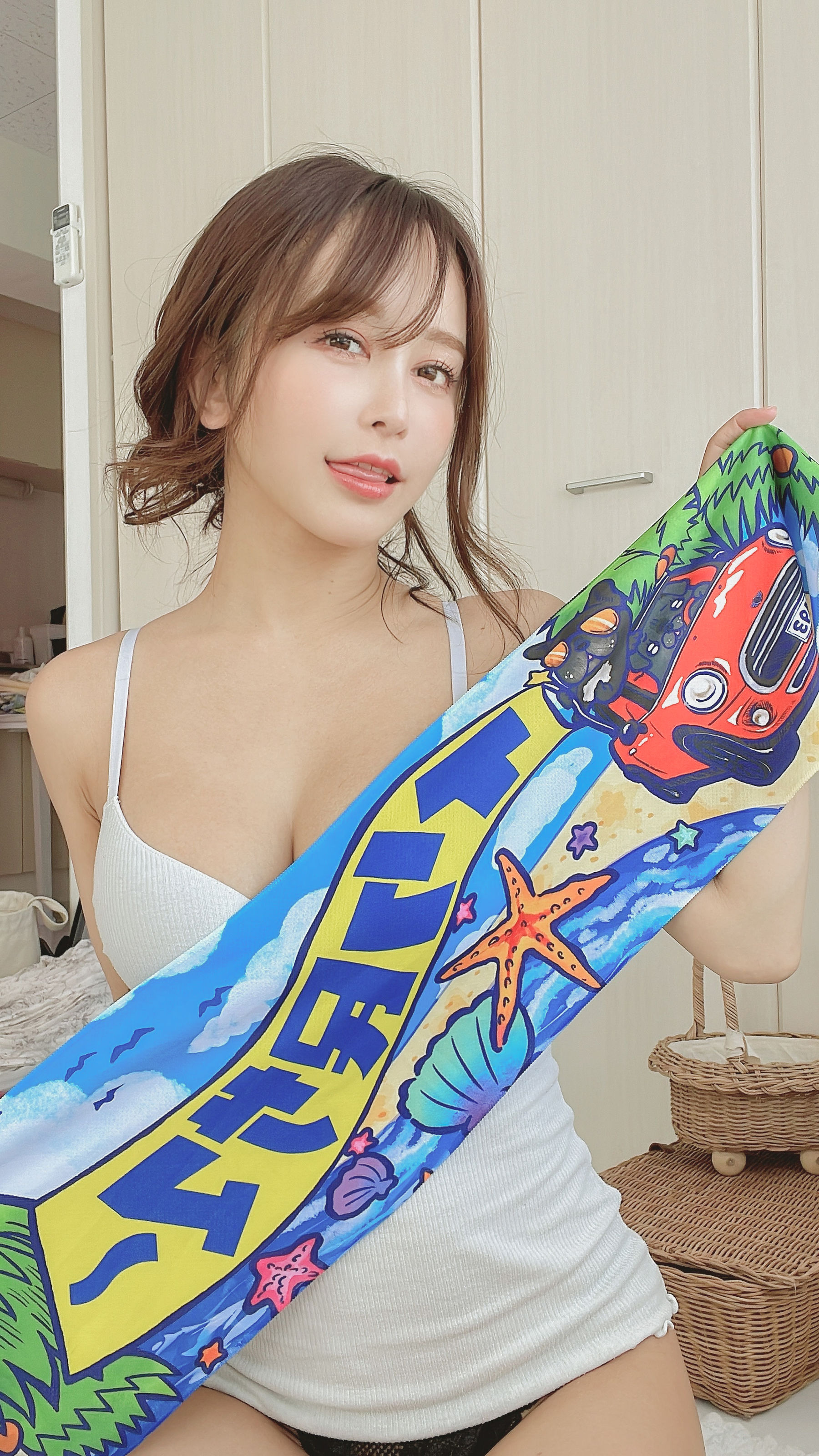 いくみ – (193iKkyu3) [Fantia] [2023.08.09] Ikumi\'s Summer Towel