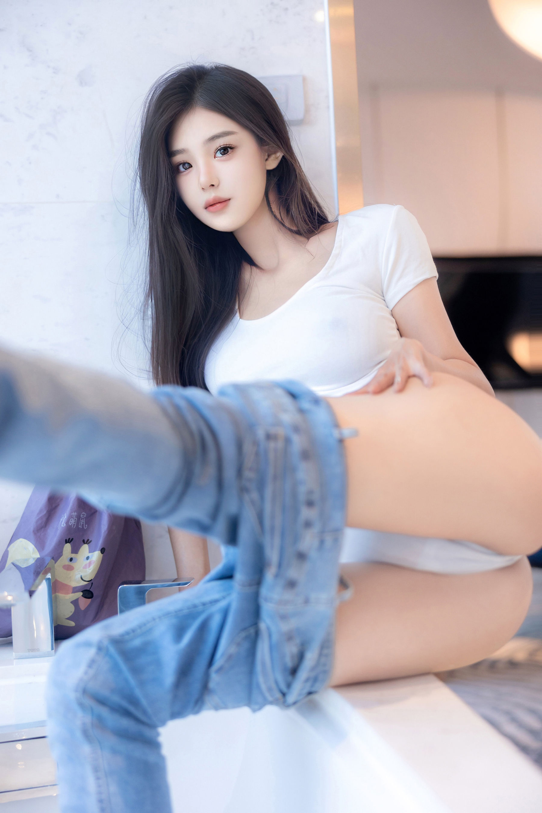 周周不吃香菜 - 简约牛仔裤