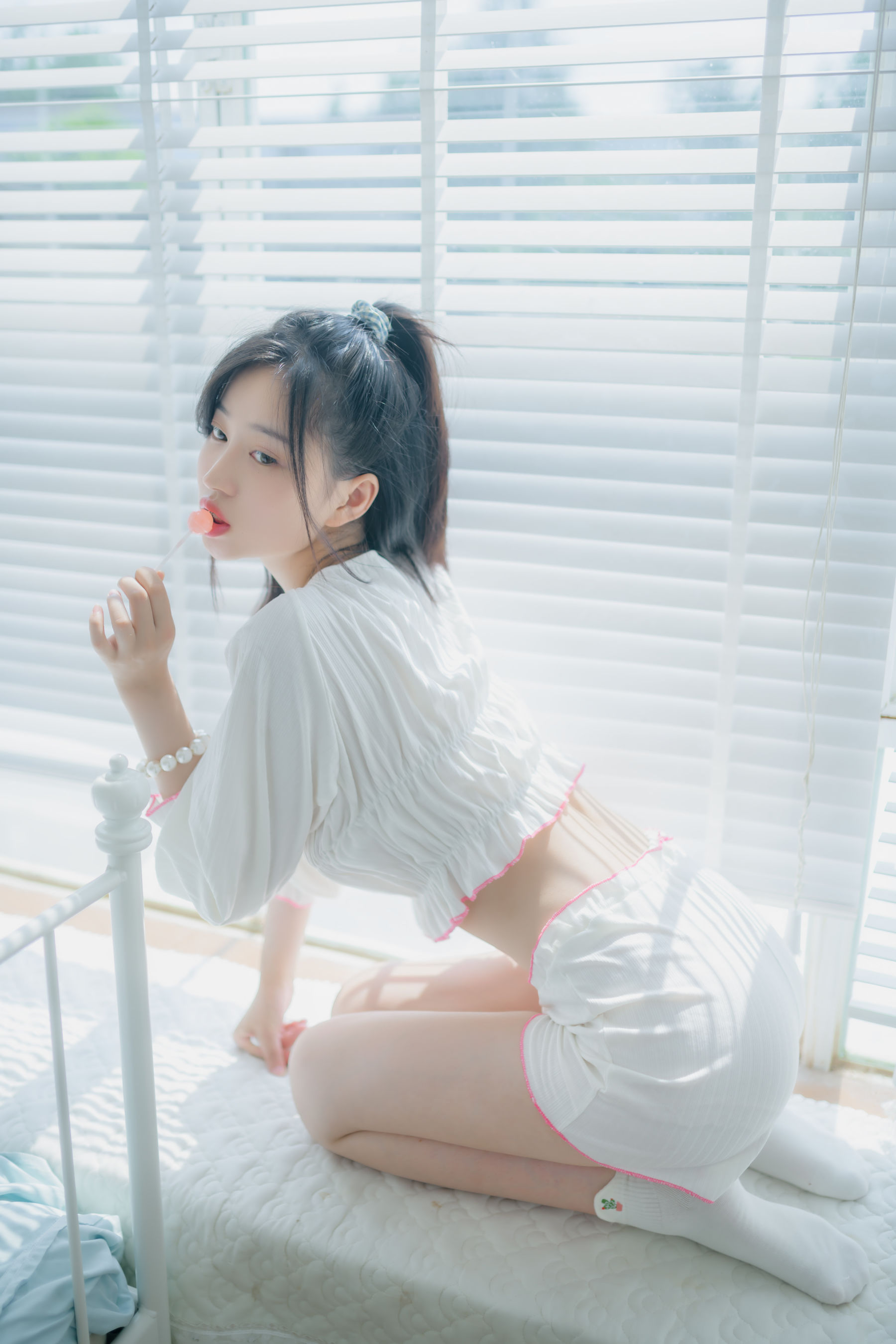 Nnian - 爱吃棒棒糖的少女