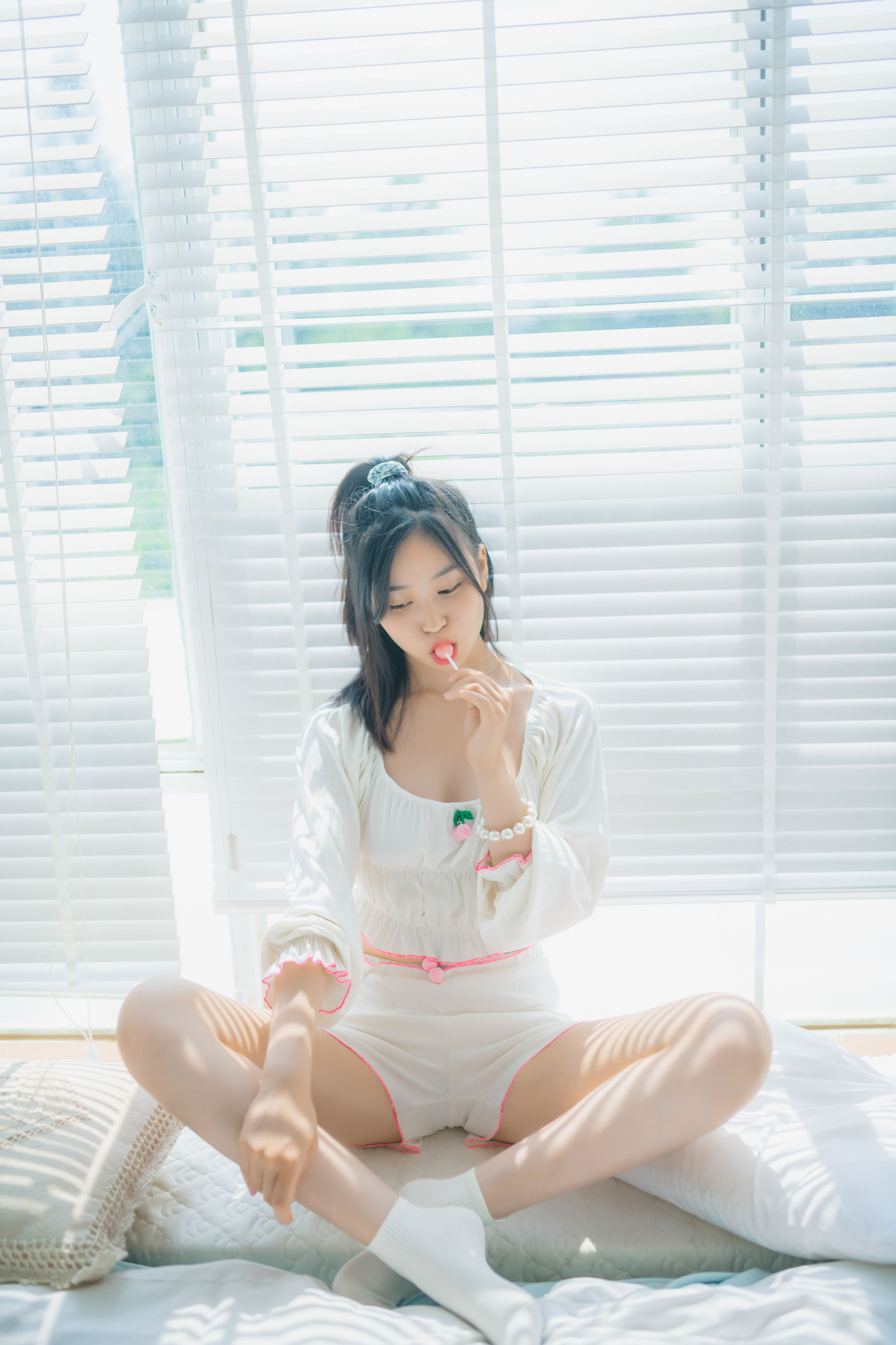 Nnian - 爱吃棒棒糖的少女