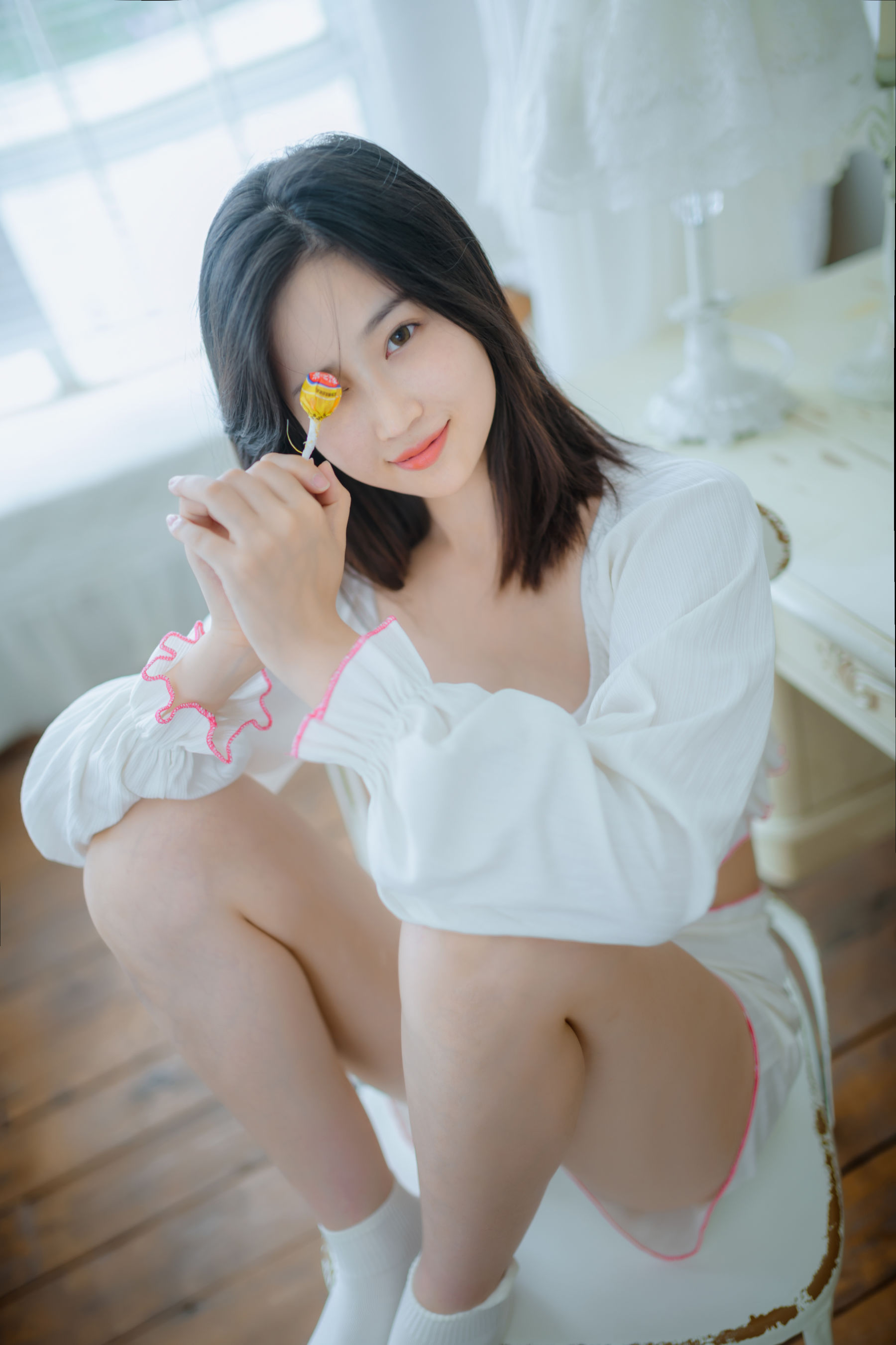 Nnian - 爱吃棒棒糖的少女
