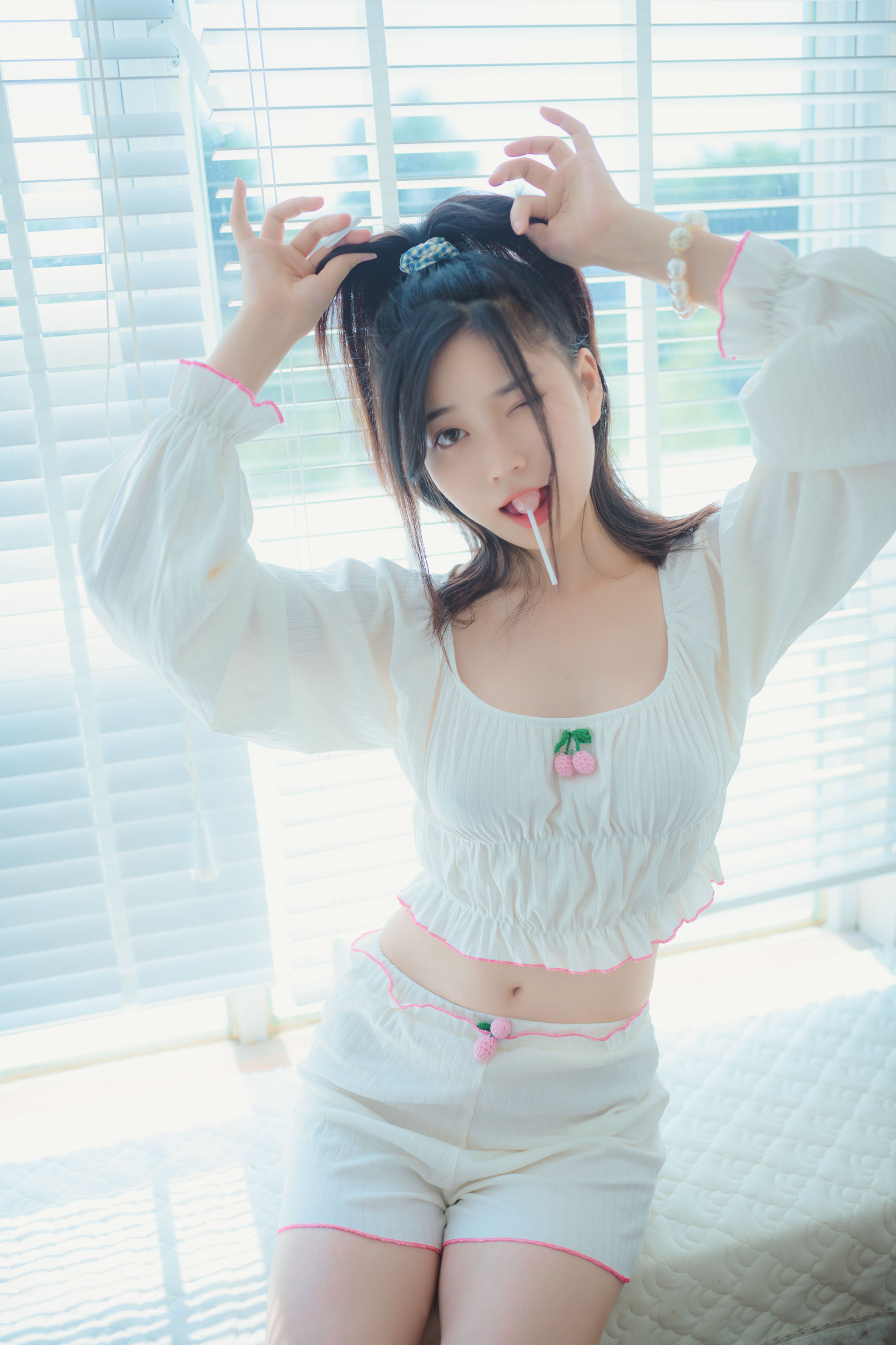 Nnian - 爱吃棒棒糖的少女