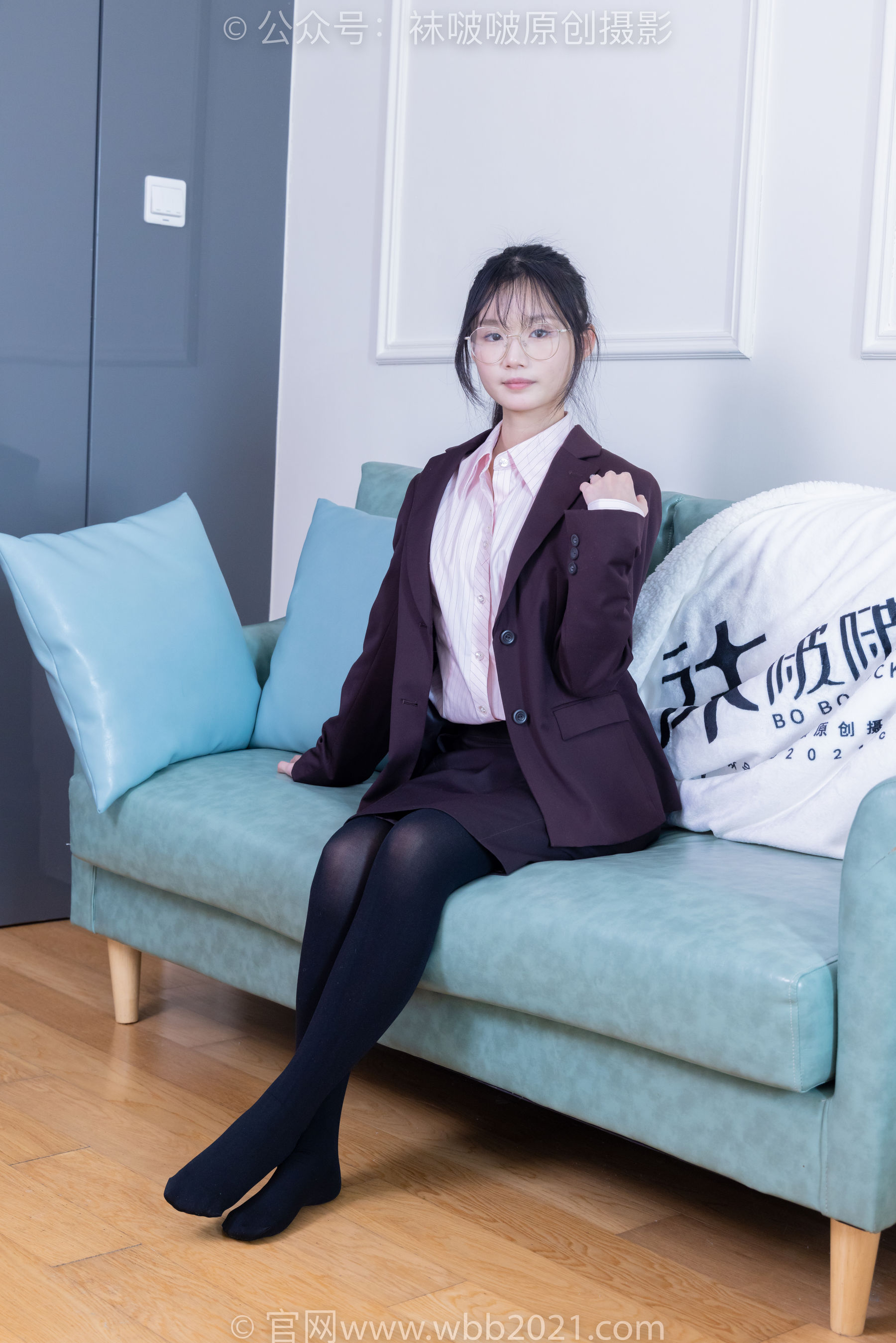 BoBoSocks袜啵啵 No.362 甜甜圈 -两双皮鞋、厚肉丝、厚黑丝、ol制服