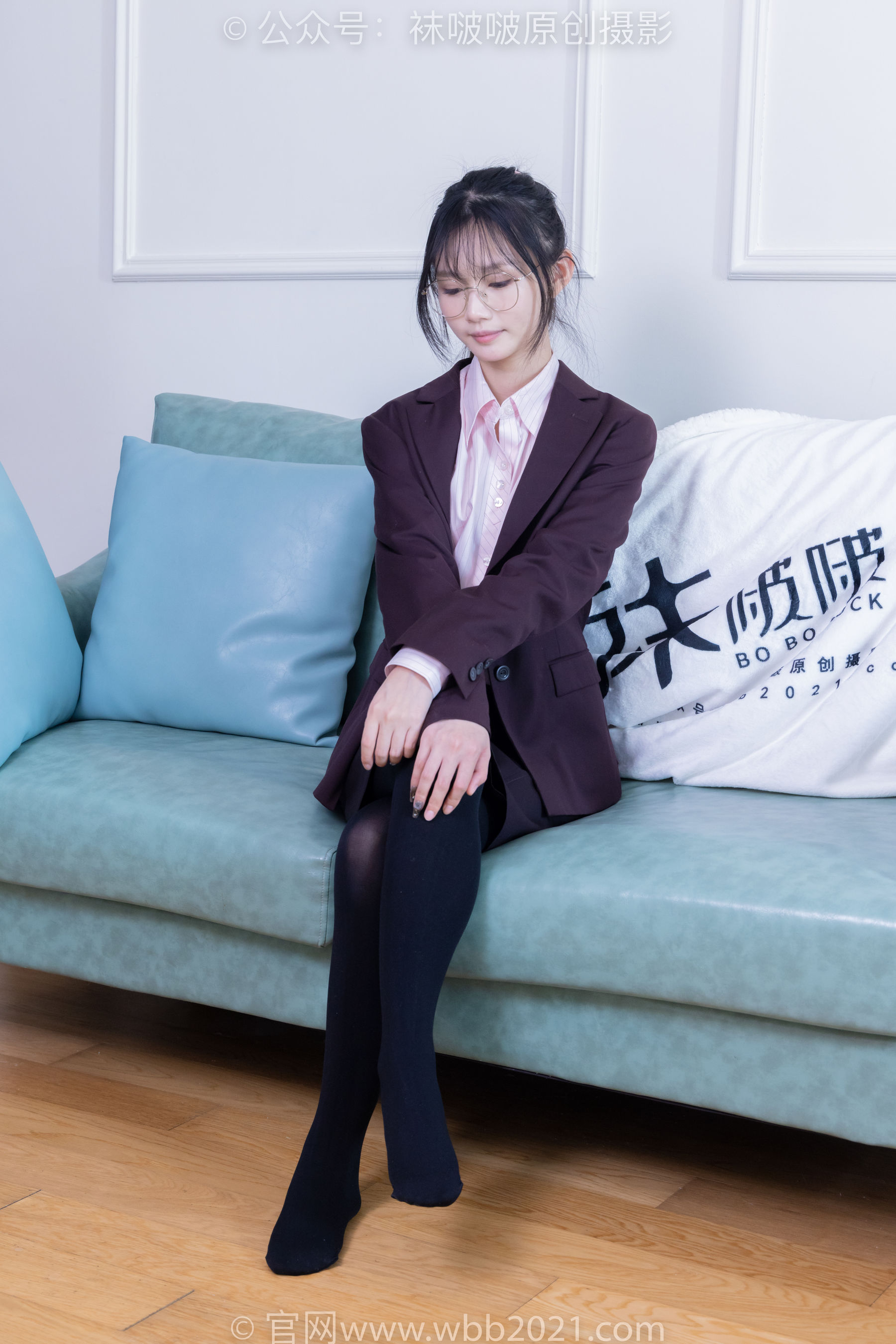 BoBoSocks袜啵啵 No.362 甜甜圈 -两双皮鞋、厚肉丝、厚黑丝、ol制服