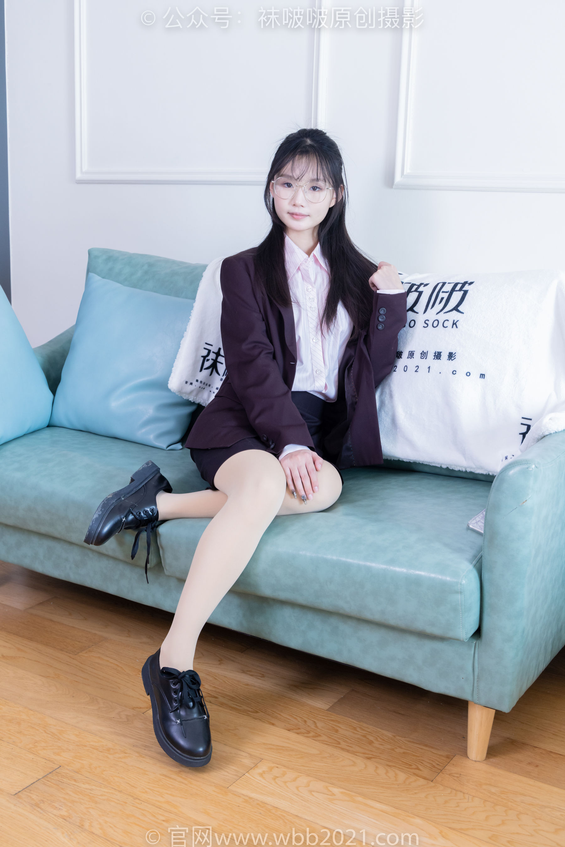 BoBoSocks袜啵啵 No.362 甜甜圈 -两双皮鞋、厚肉丝、厚黑丝、ol制服
