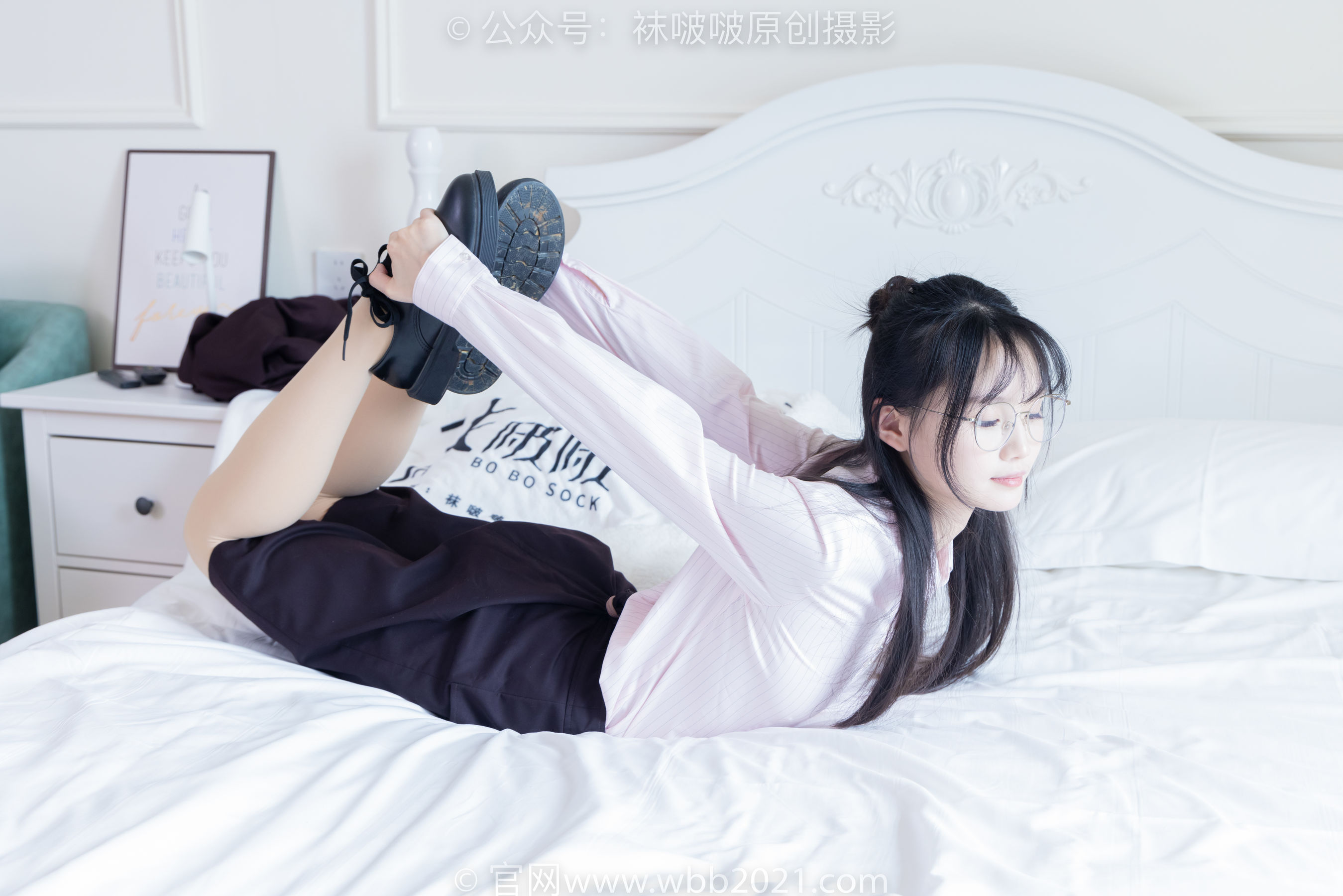 BoBoSocks袜啵啵 No.362 甜甜圈 -两双皮鞋、厚肉丝、厚黑丝、ol制服