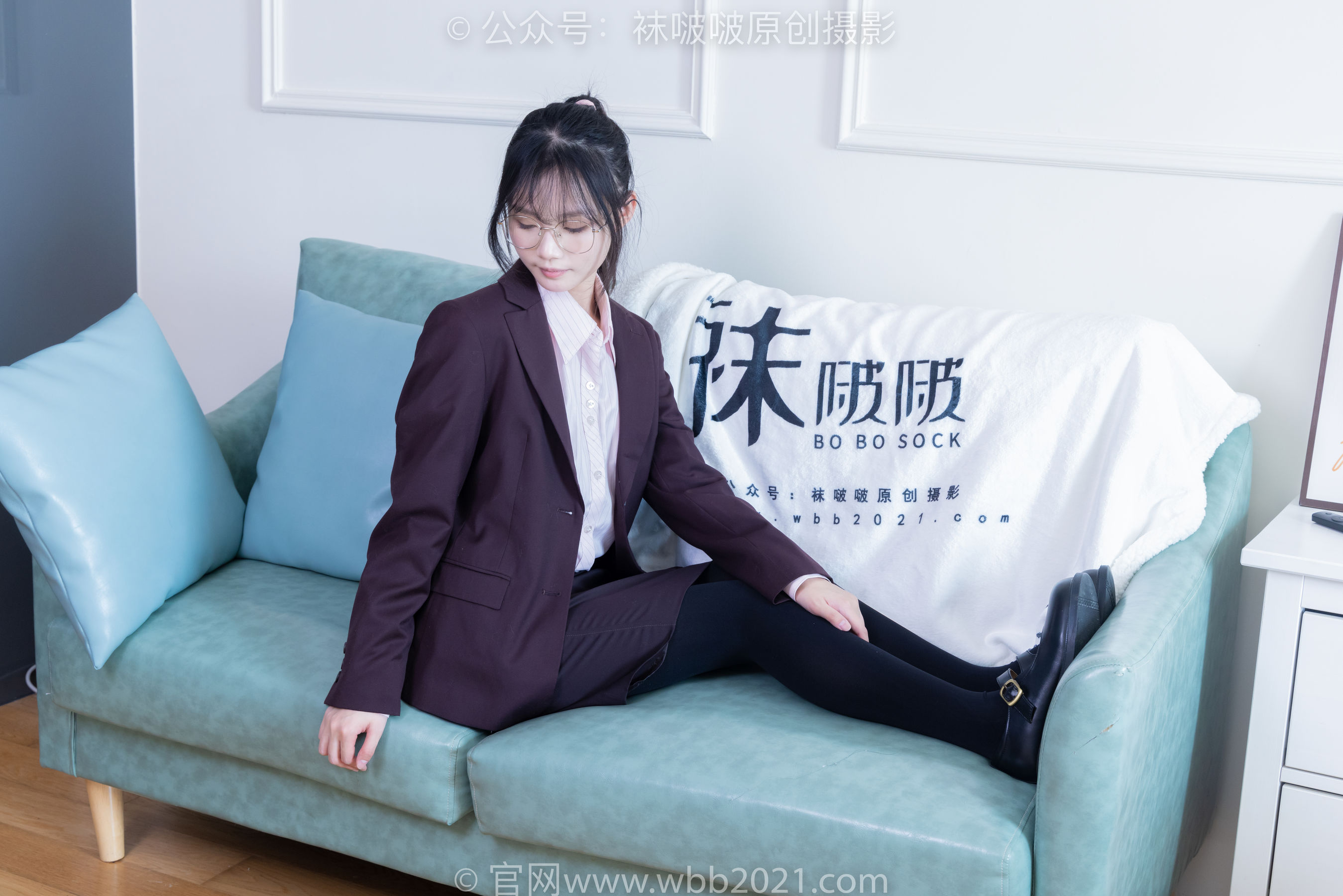 BoBoSocks袜啵啵 No.362 甜甜圈 -两双皮鞋、厚肉丝、厚黑丝、ol制服