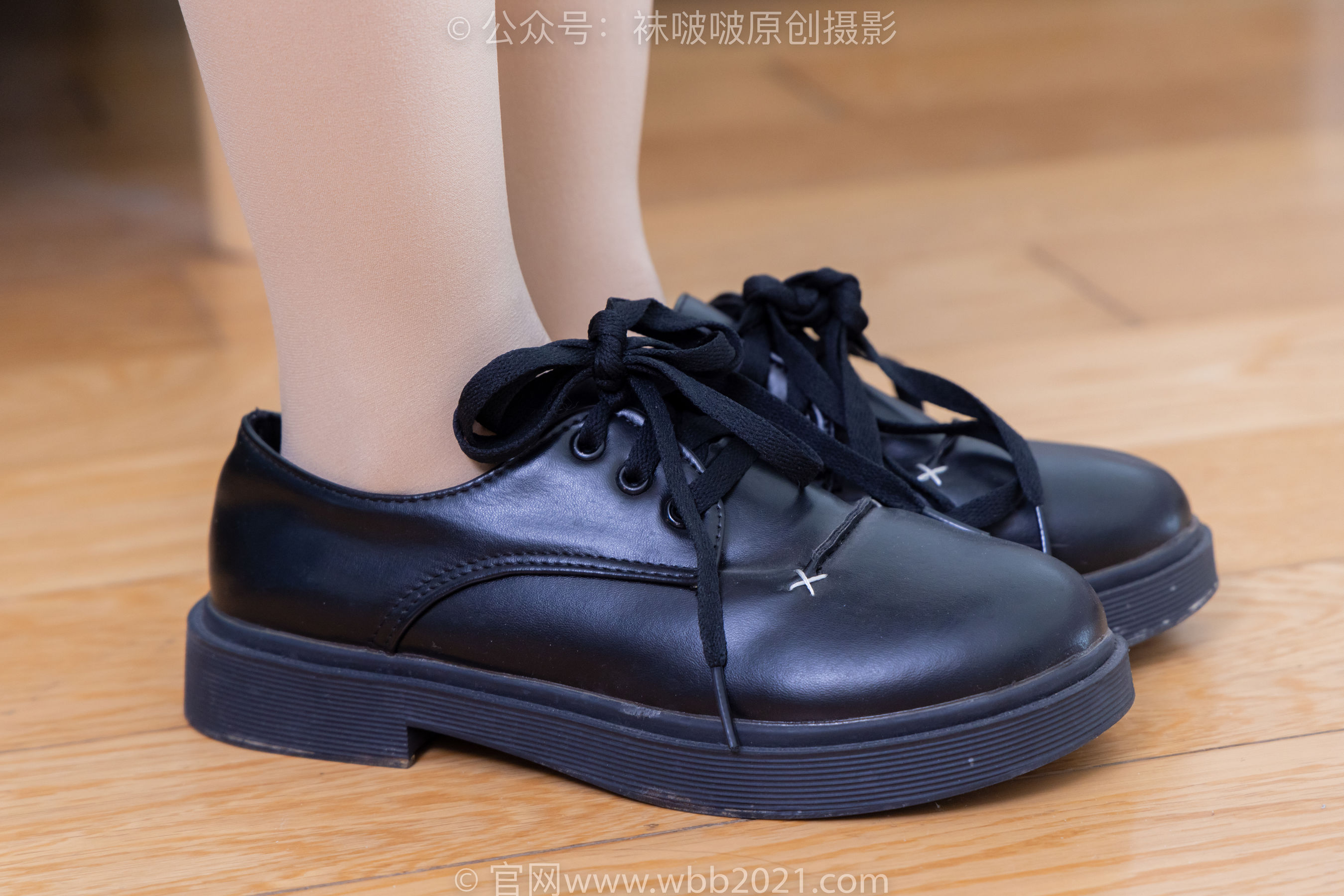 BoBoSocks袜啵啵 No.362 甜甜圈 -两双皮鞋、厚肉丝、厚黑丝、ol制服