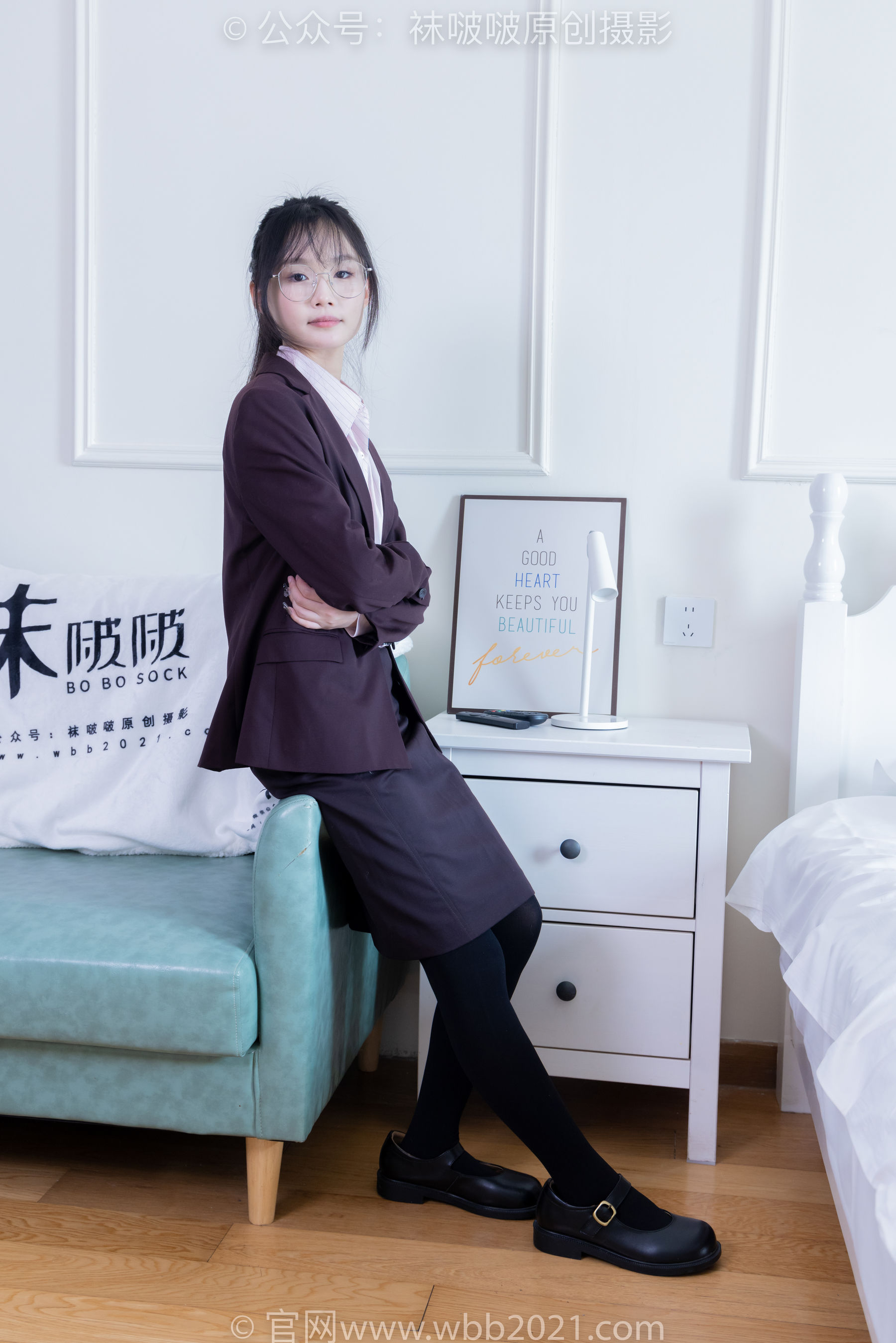BoBoSocks袜啵啵 No.362 甜甜圈 -两双皮鞋、厚肉丝、厚黑丝、ol制服