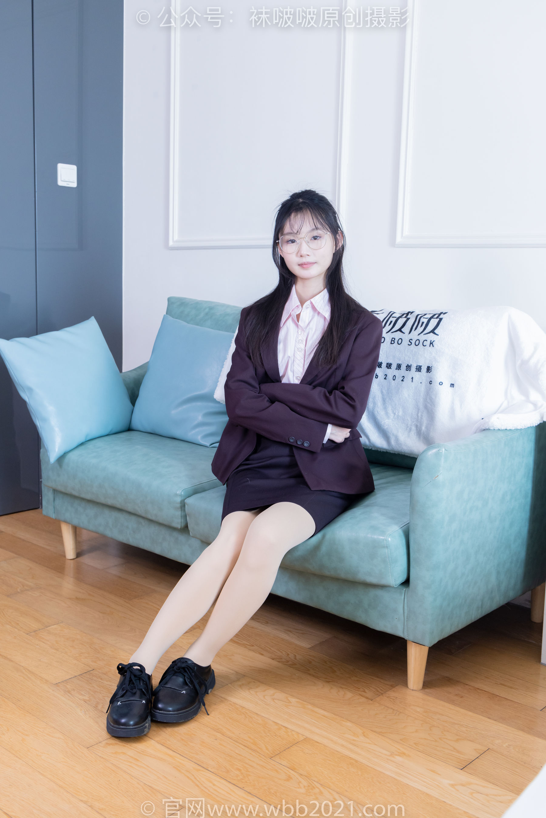 BoBoSocks袜啵啵 No.362 甜甜圈 -两双皮鞋、厚肉丝、厚黑丝、ol制服