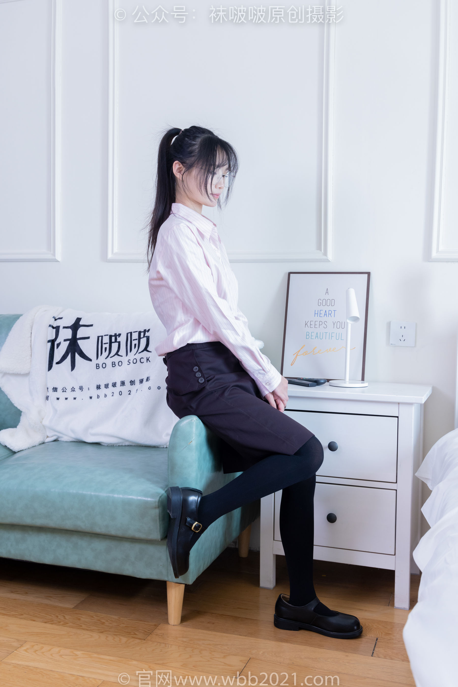 BoBoSocks袜啵啵 No.362 甜甜圈 -两双皮鞋、厚肉丝、厚黑丝、ol制服