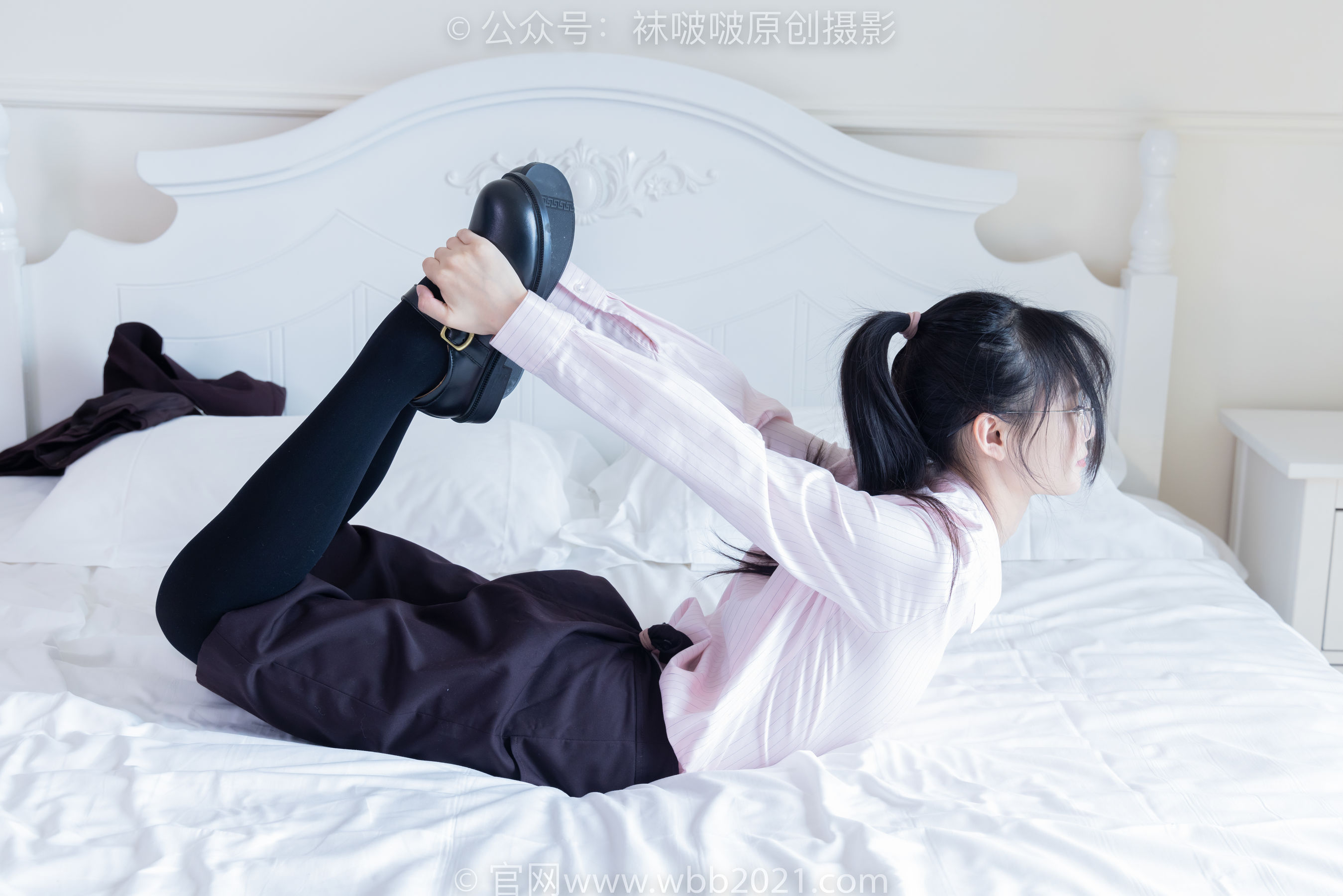 BoBoSocks袜啵啵 No.362 甜甜圈 -两双皮鞋、厚肉丝、厚黑丝、ol制服