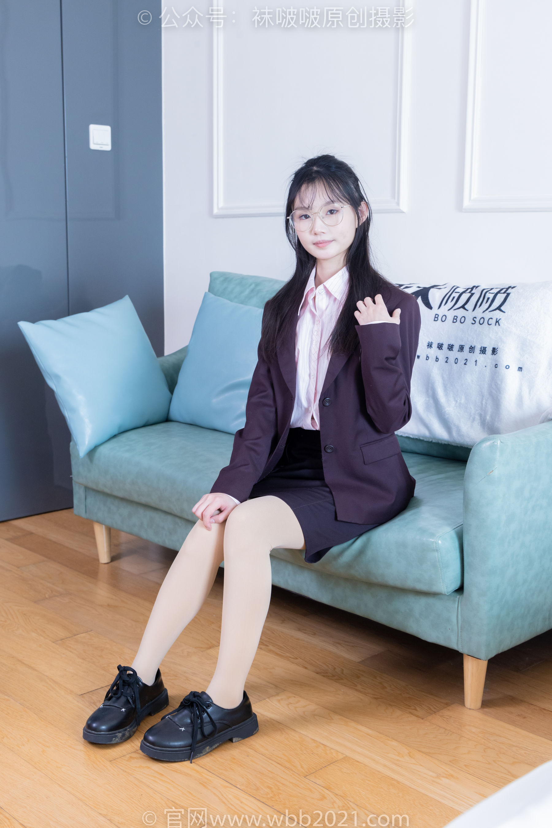 BoBoSocks袜啵啵 No.362 甜甜圈 -两双皮鞋、厚肉丝、厚黑丝、ol制服