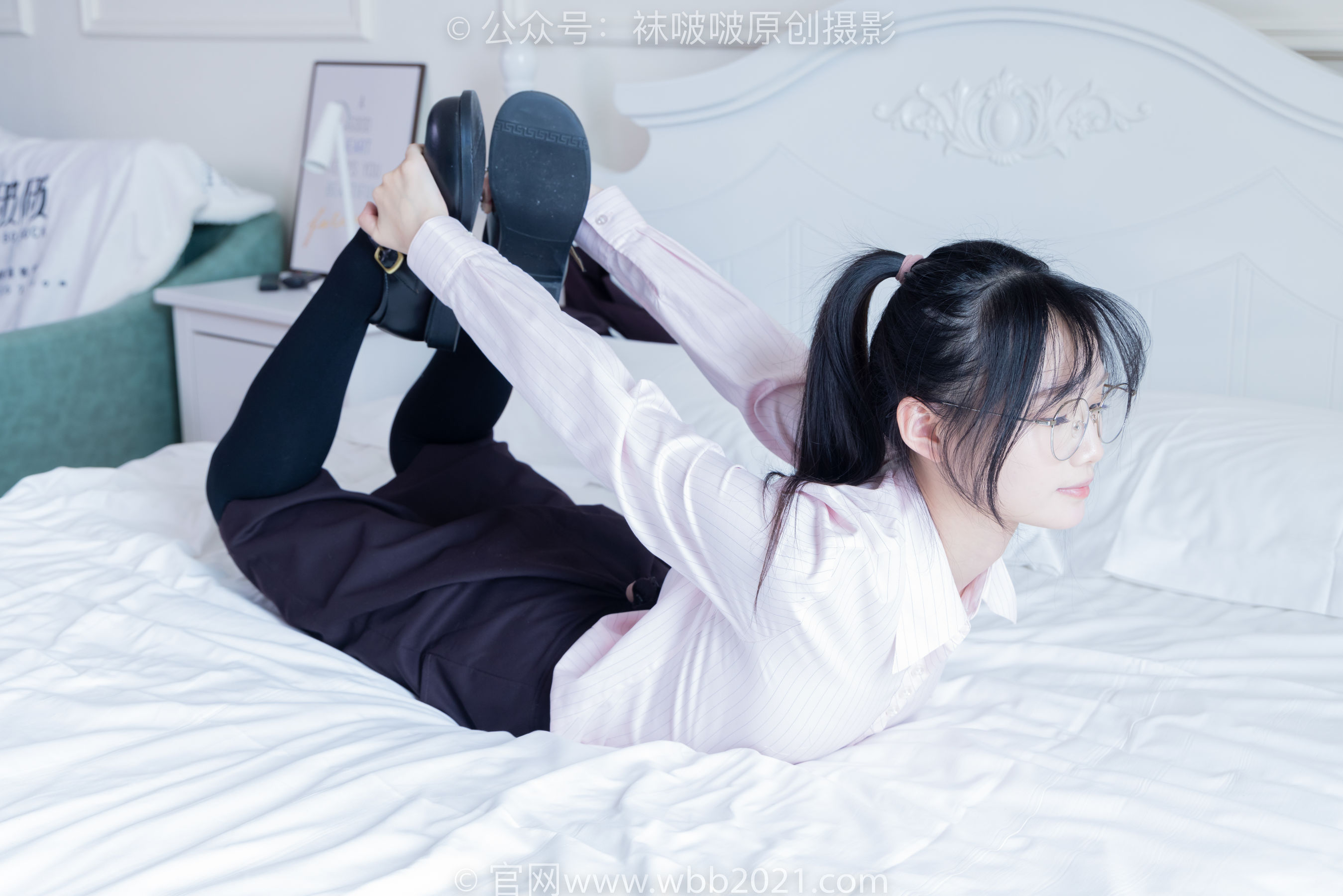 BoBoSocks袜啵啵 No.362 甜甜圈 -两双皮鞋、厚肉丝、厚黑丝、ol制服
