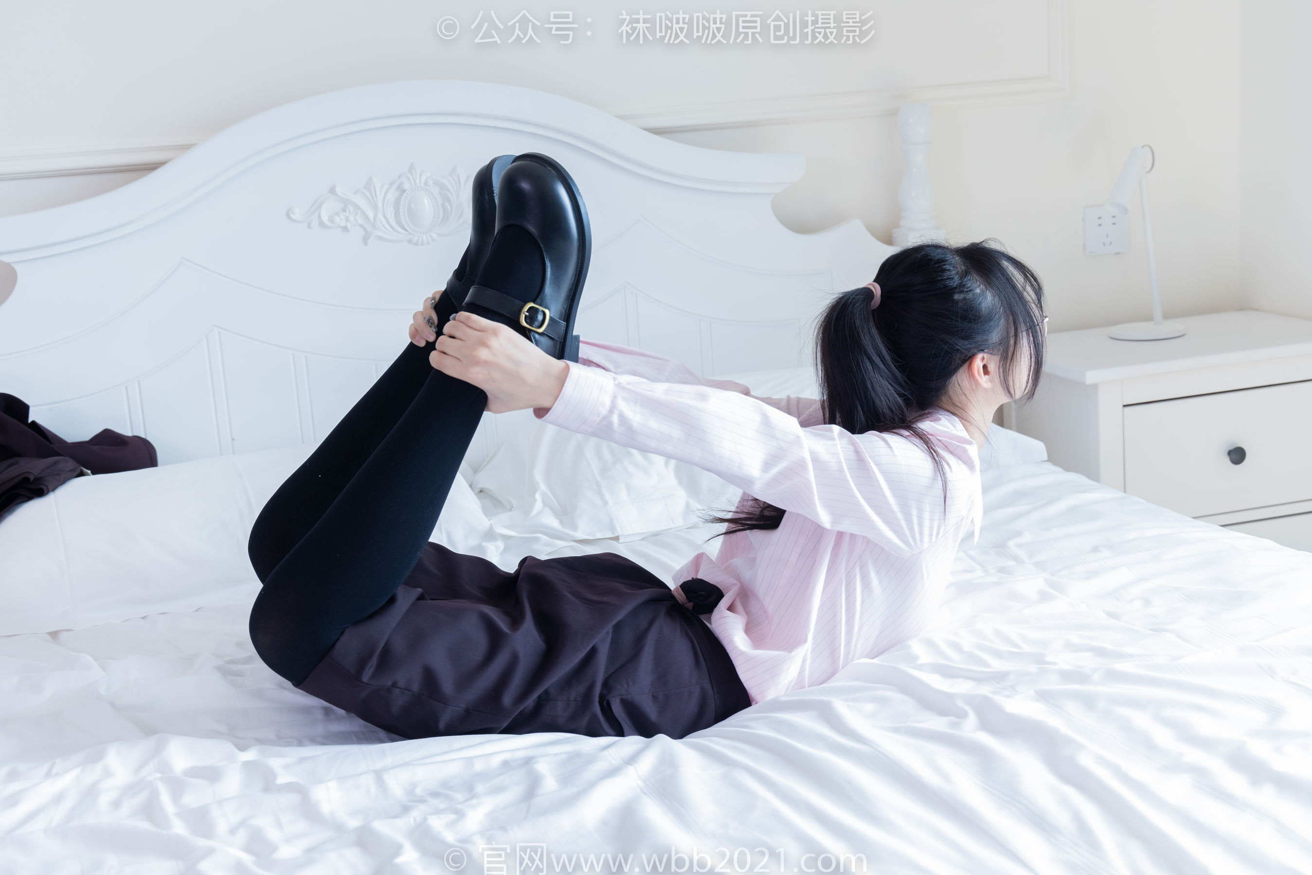 BoBoSocks袜啵啵 No.362 甜甜圈 -两双皮鞋、厚肉丝、厚黑丝、ol制服