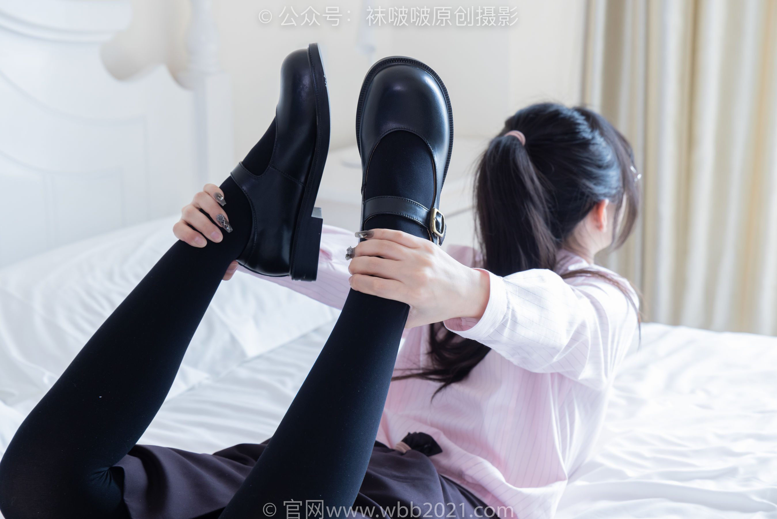 BoBoSocks袜啵啵 No.362 甜甜圈 -两双皮鞋、厚肉丝、厚黑丝、ol制服