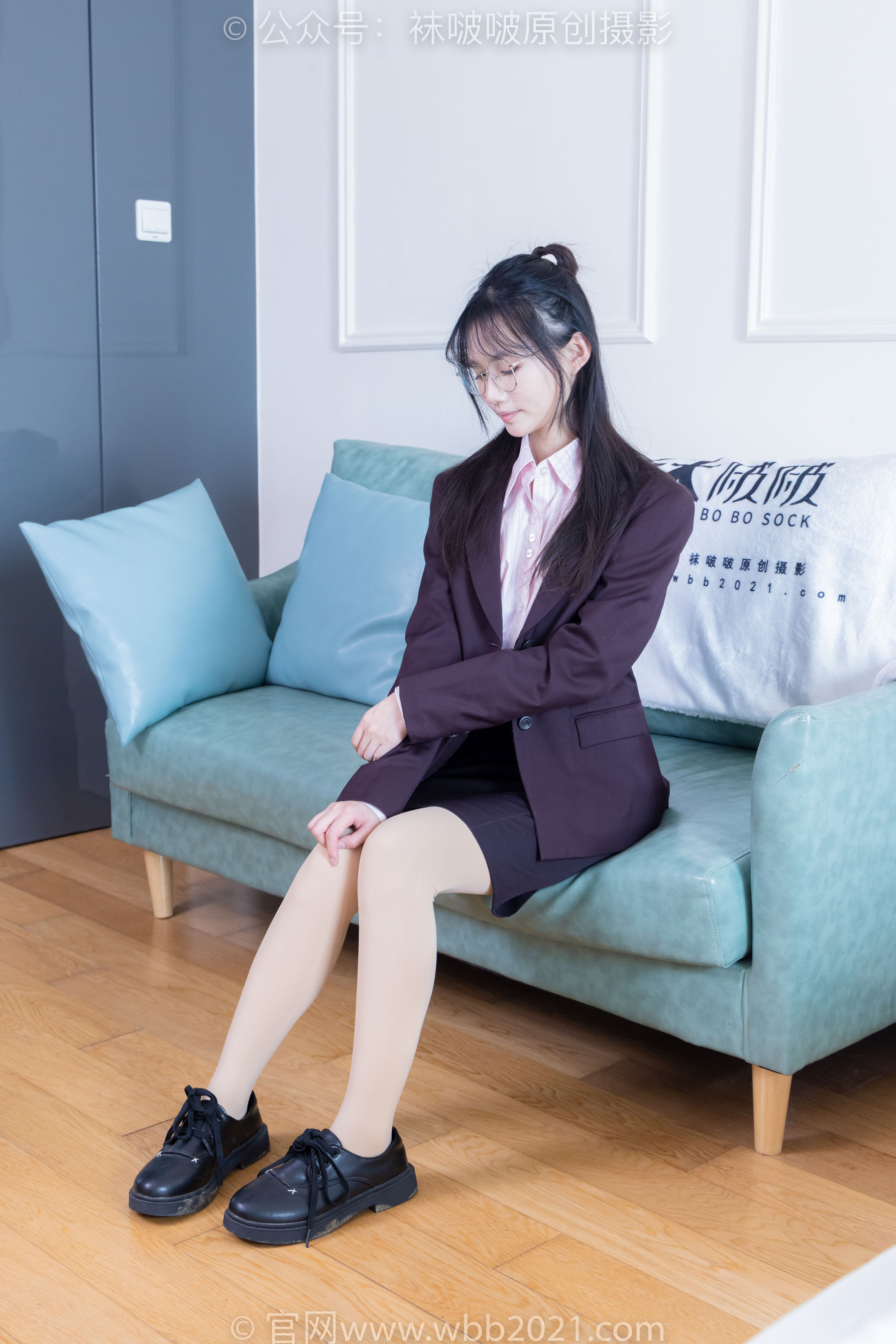 BoBoSocks袜啵啵 No.362 甜甜圈 -两双皮鞋、厚肉丝、厚黑丝、ol制服