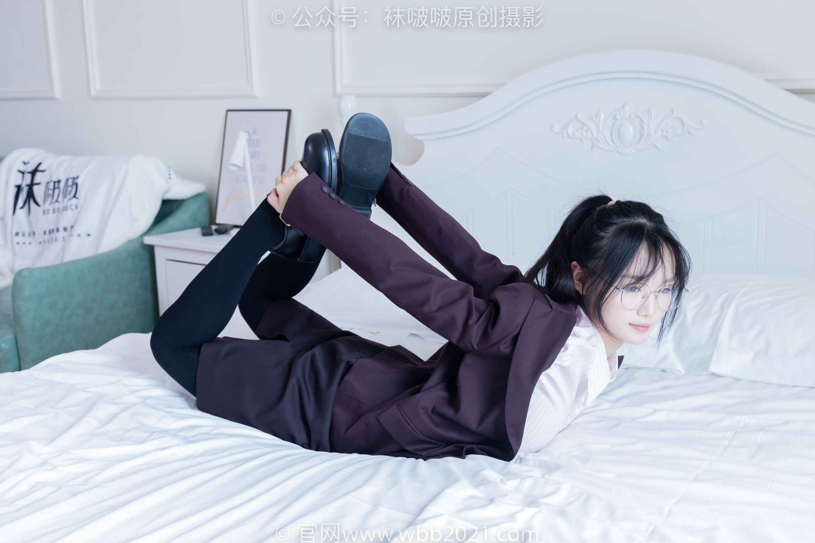 BoBoSocks袜啵啵 No.362 甜甜圈 -两双皮鞋、厚肉丝、厚黑丝、ol制服