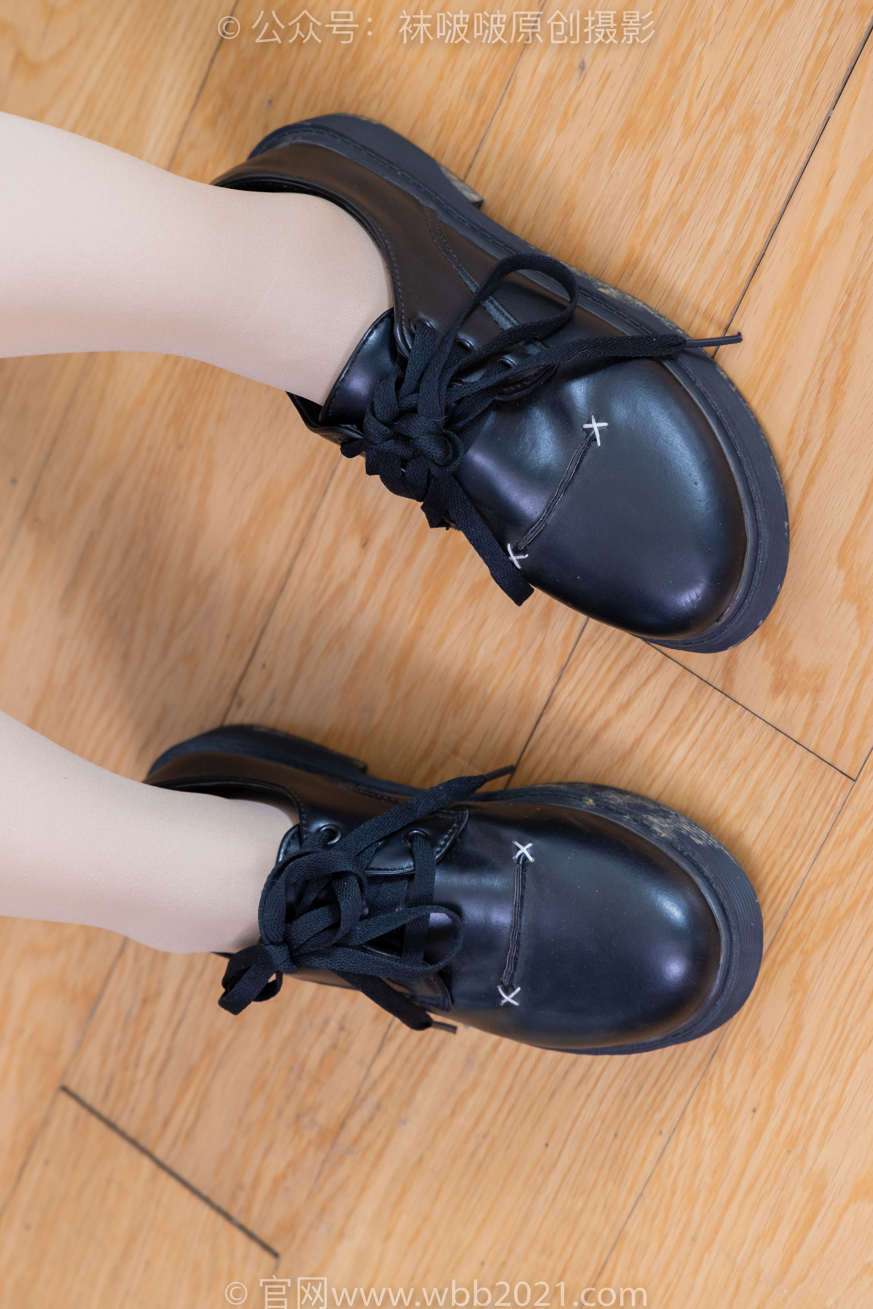 BoBoSocks袜啵啵 No.362 甜甜圈 -两双皮鞋、厚肉丝、厚黑丝、ol制服