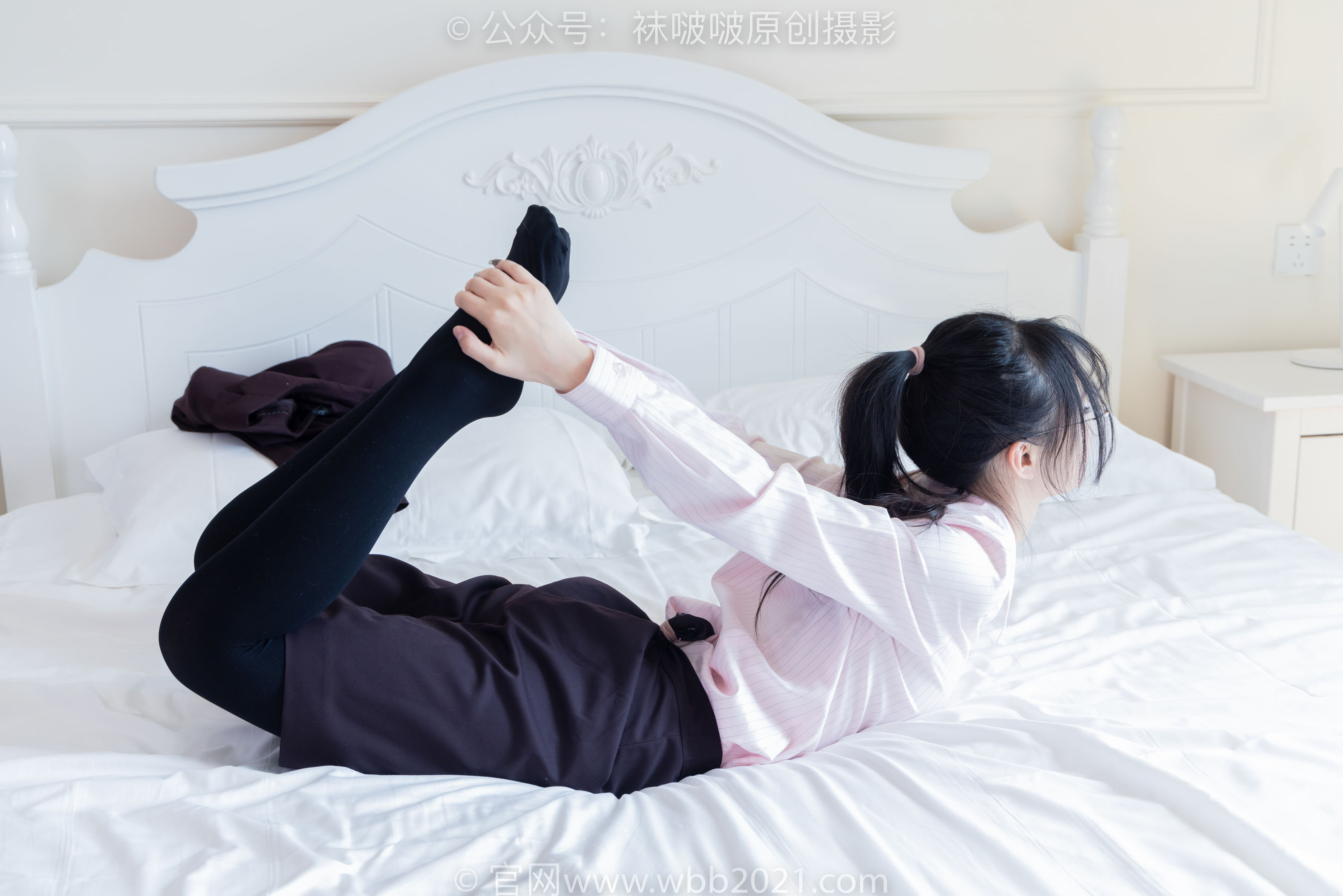 BoBoSocks袜啵啵 No.362 甜甜圈 -两双皮鞋、厚肉丝、厚黑丝、ol制服