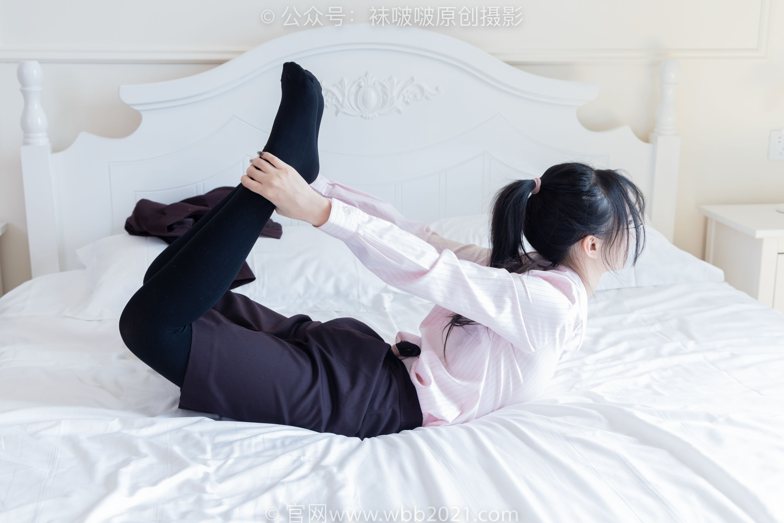 BoBoSocks袜啵啵 No.362 甜甜圈 -两双皮鞋、厚肉丝、厚黑丝、ol制服