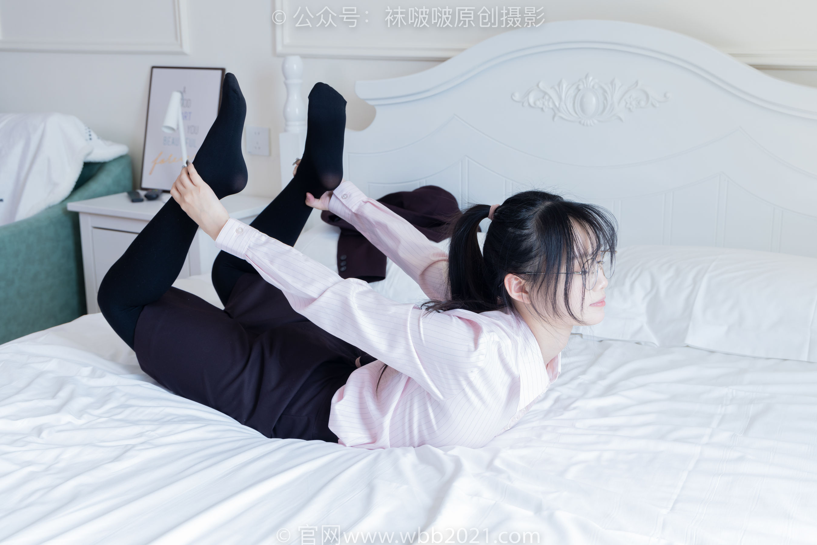 BoBoSocks袜啵啵 No.362 甜甜圈 -两双皮鞋、厚肉丝、厚黑丝、ol制服