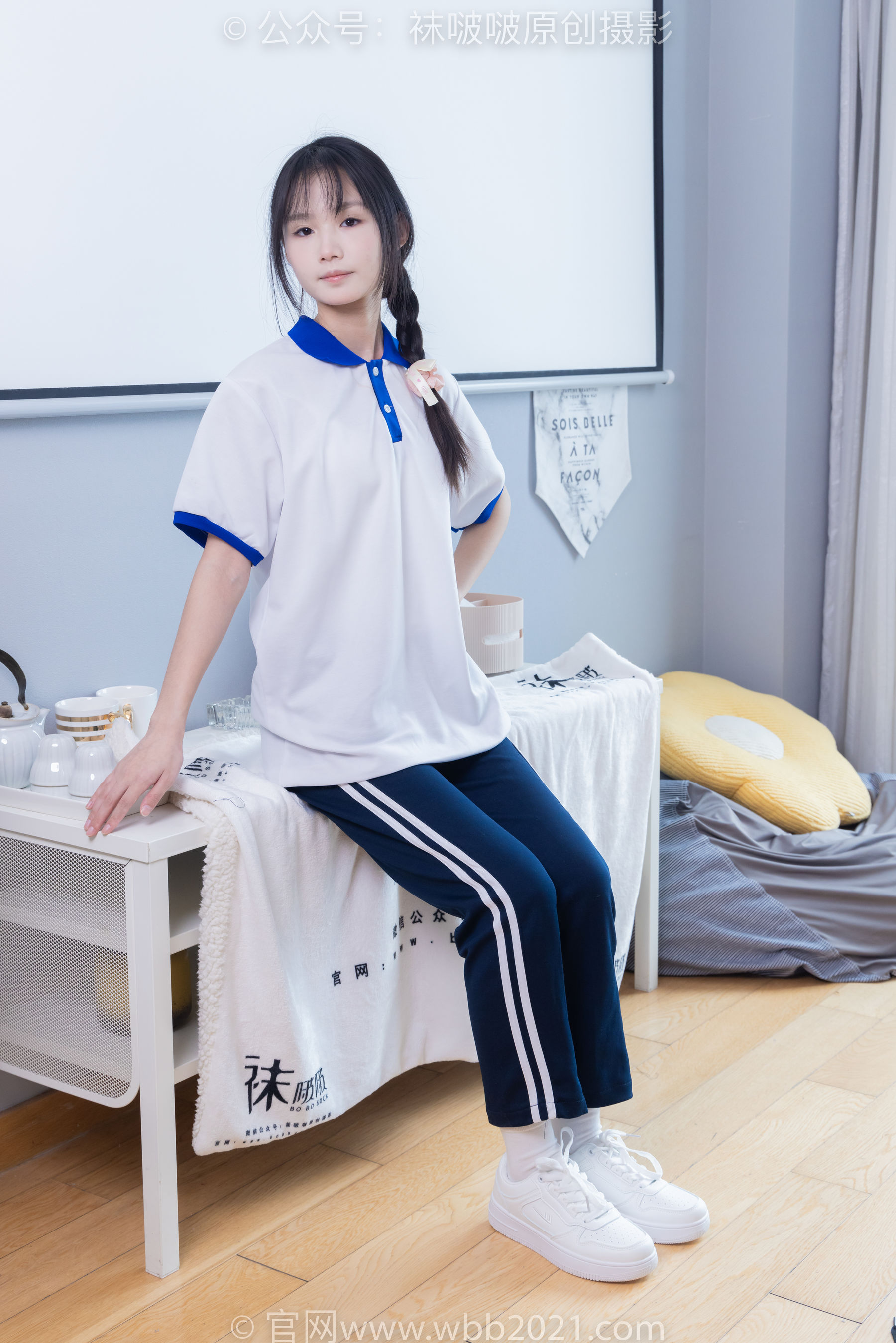 BoBoSocks袜啵啵 No.366 甜甜圈 -三双板鞋、白棉袜、短白丝