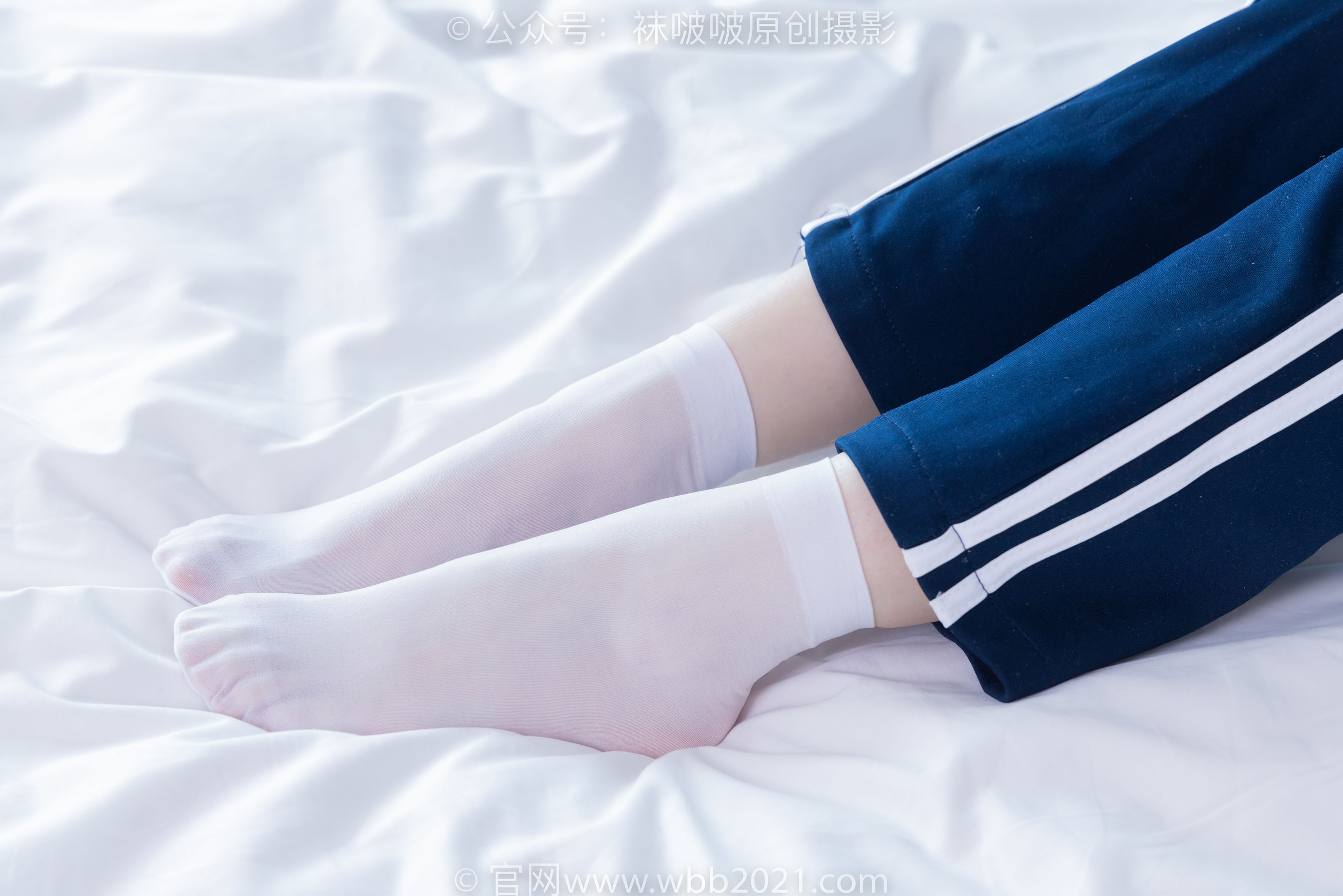 BoBoSocks袜啵啵 No.366 甜甜圈 -三双板鞋、白棉袜、短白丝