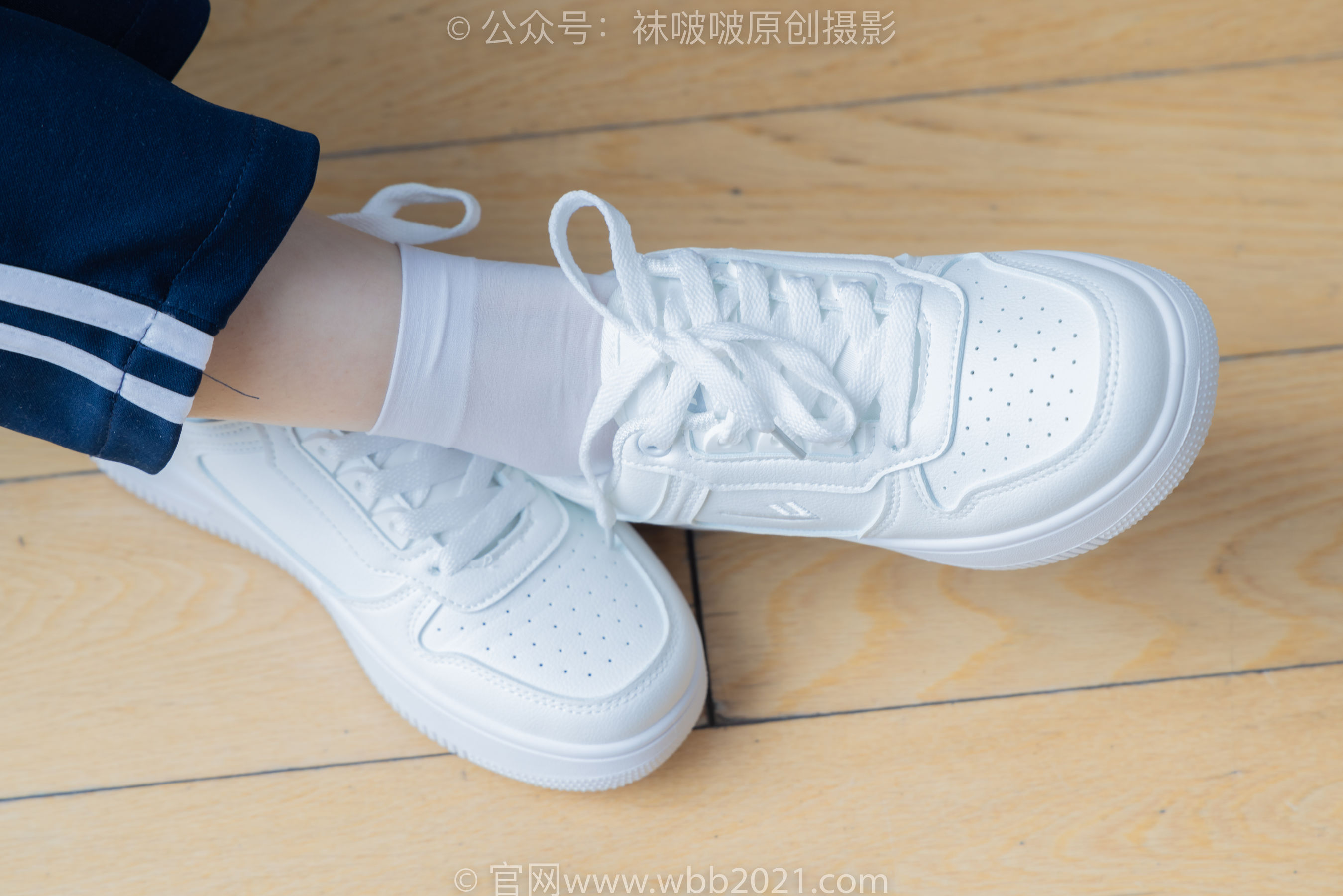 BoBoSocks袜啵啵 No.366 甜甜圈 -三双板鞋、白棉袜、短白丝