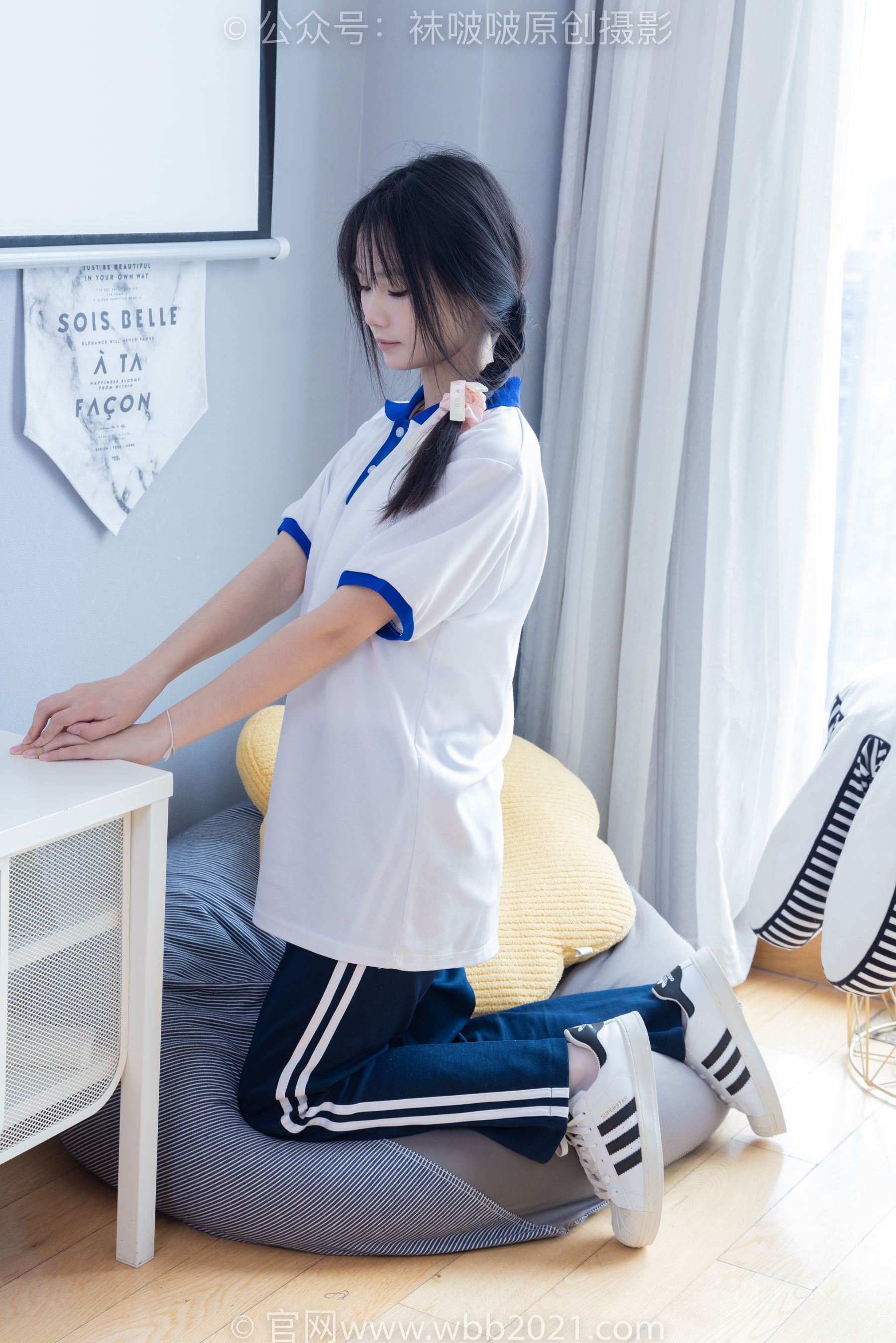 BoBoSocks袜啵啵 No.366 甜甜圈 -三双板鞋、白棉袜、短白丝