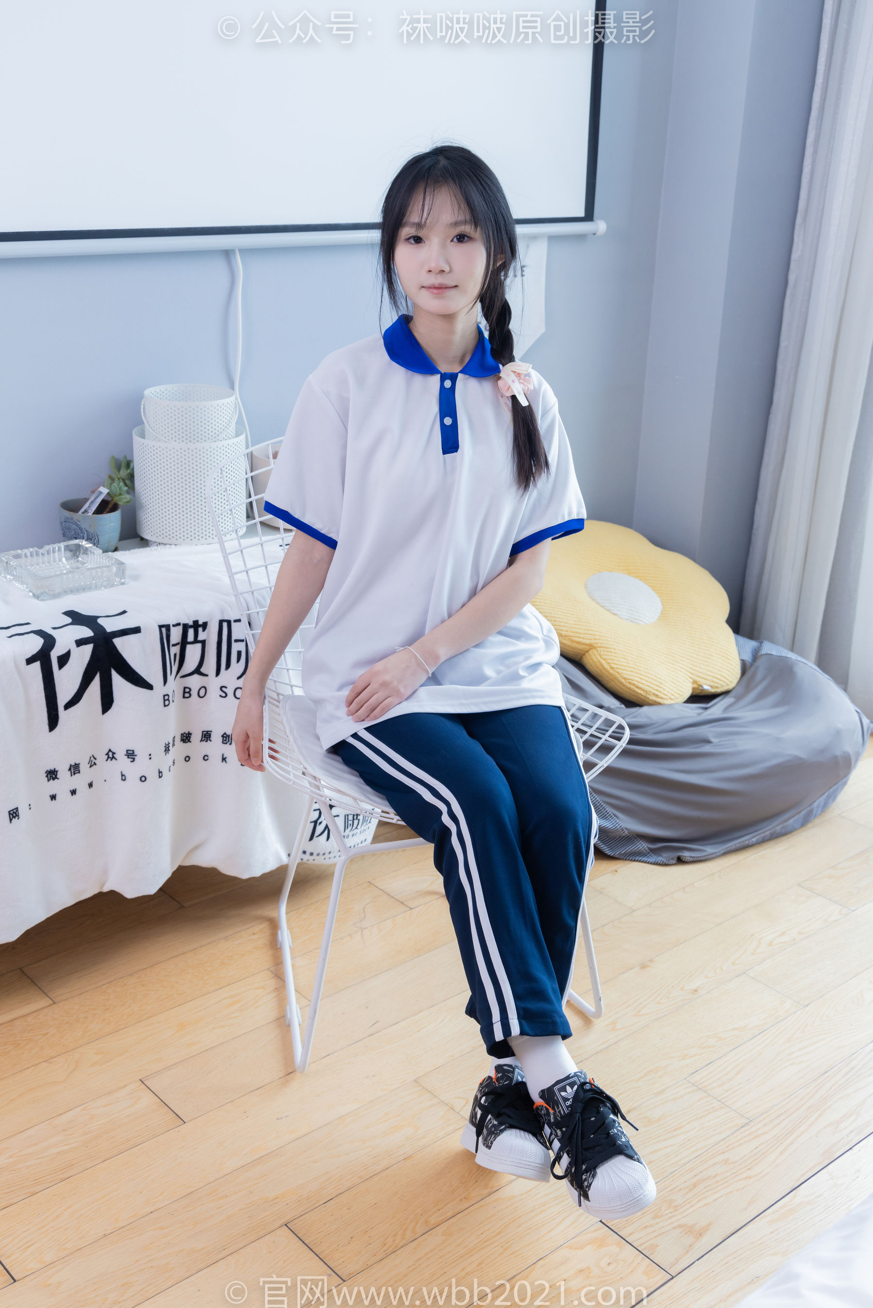 BoBoSocks袜啵啵 No.366 甜甜圈 -三双板鞋、白棉袜、短白丝