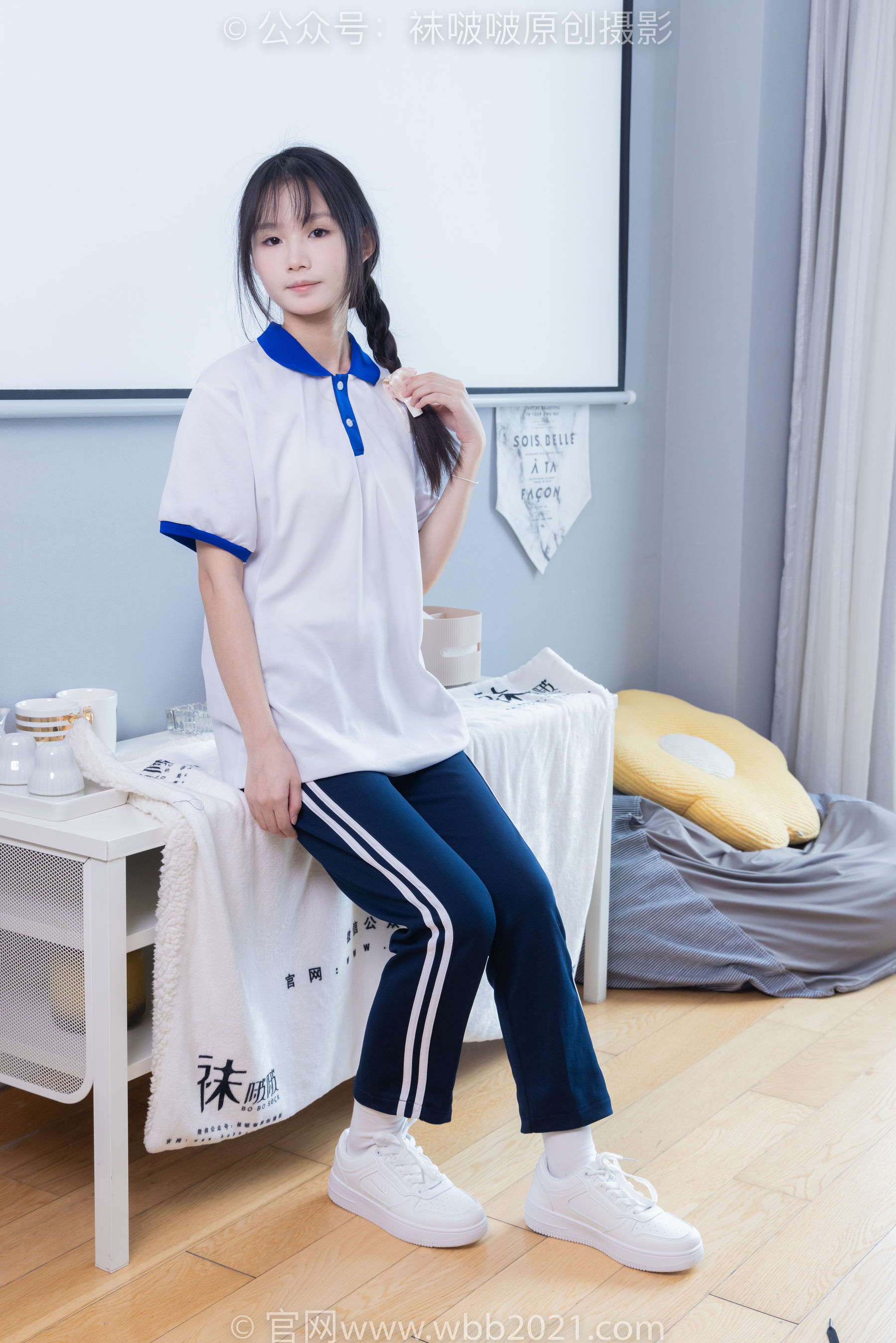 BoBoSocks袜啵啵 No.366 甜甜圈 -三双板鞋、白棉袜、短白丝