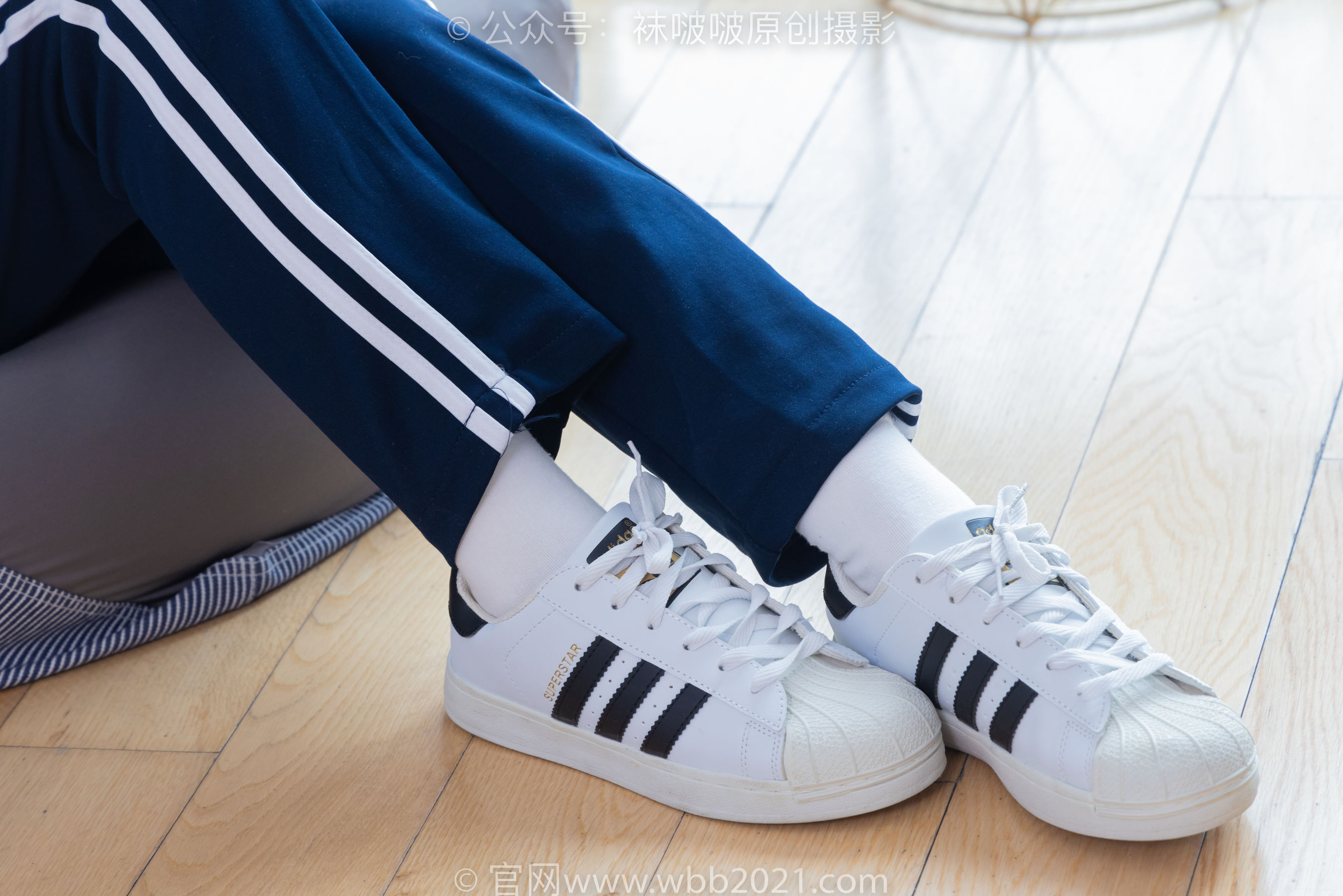 BoBoSocks袜啵啵 No.366 甜甜圈 -三双板鞋、白棉袜、短白丝