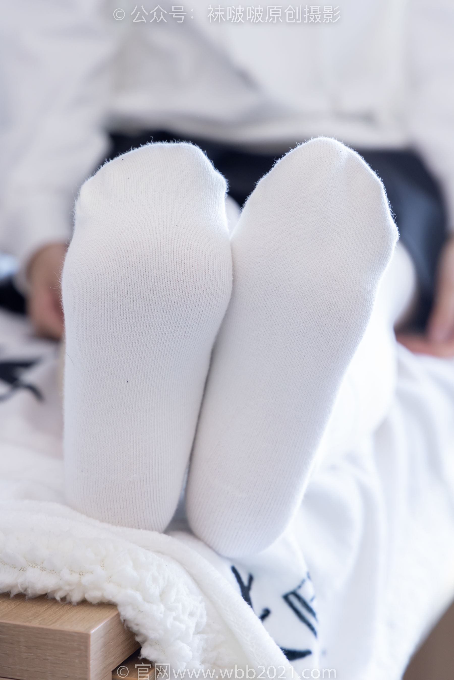 BoBoSocks袜啵啵 No.368 甜甜圈 -运动鞋、白棉袜、油亮肉丝