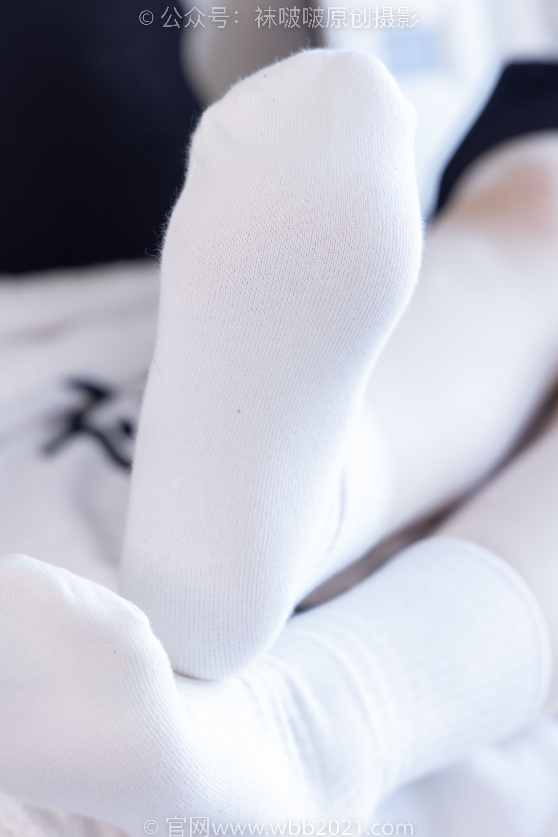 BoBoSocks袜啵啵 No.368 甜甜圈 -运动鞋、白棉袜、油亮肉丝