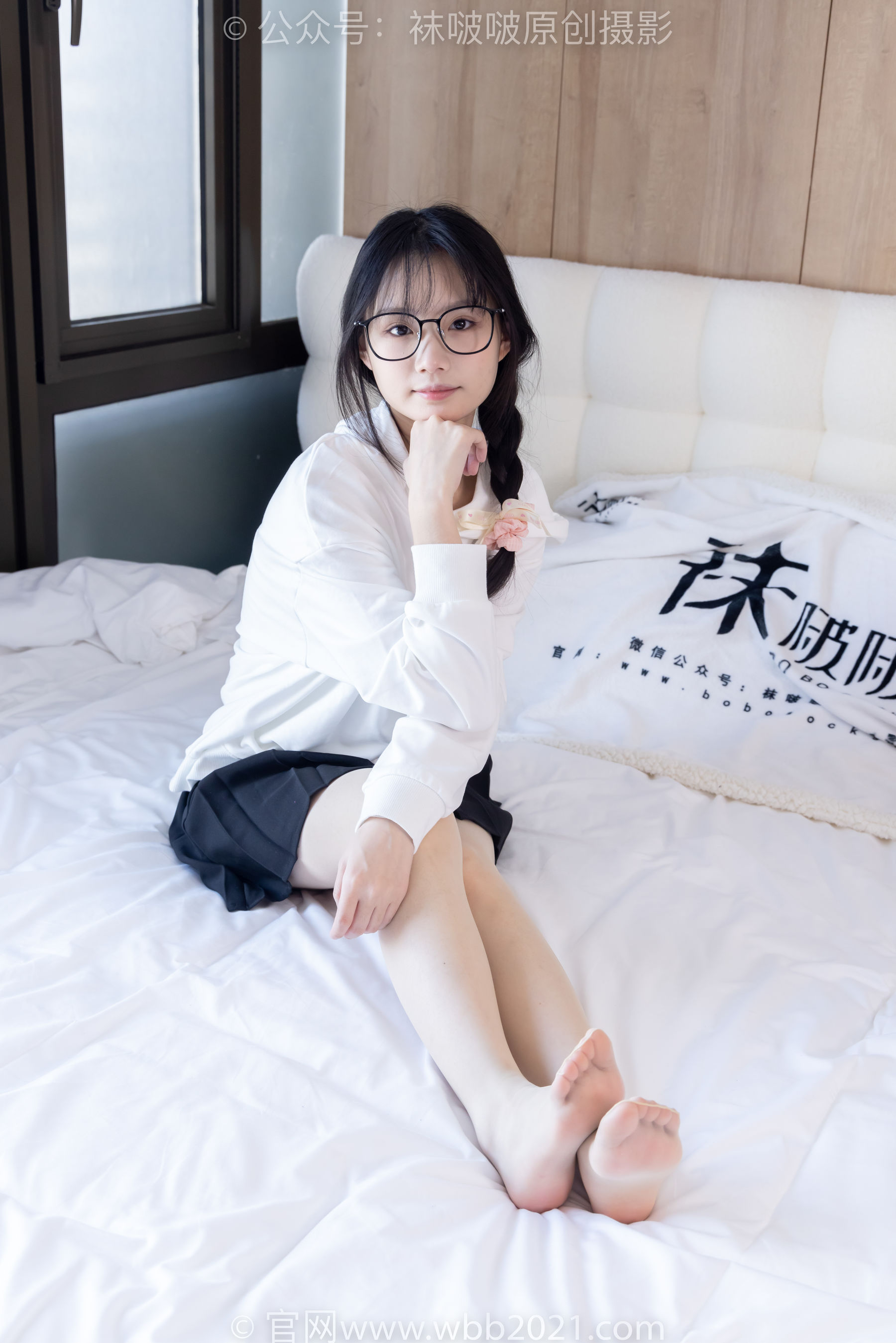 BoBoSocks袜啵啵 No.368 甜甜圈 -运动鞋、白棉袜、油亮肉丝