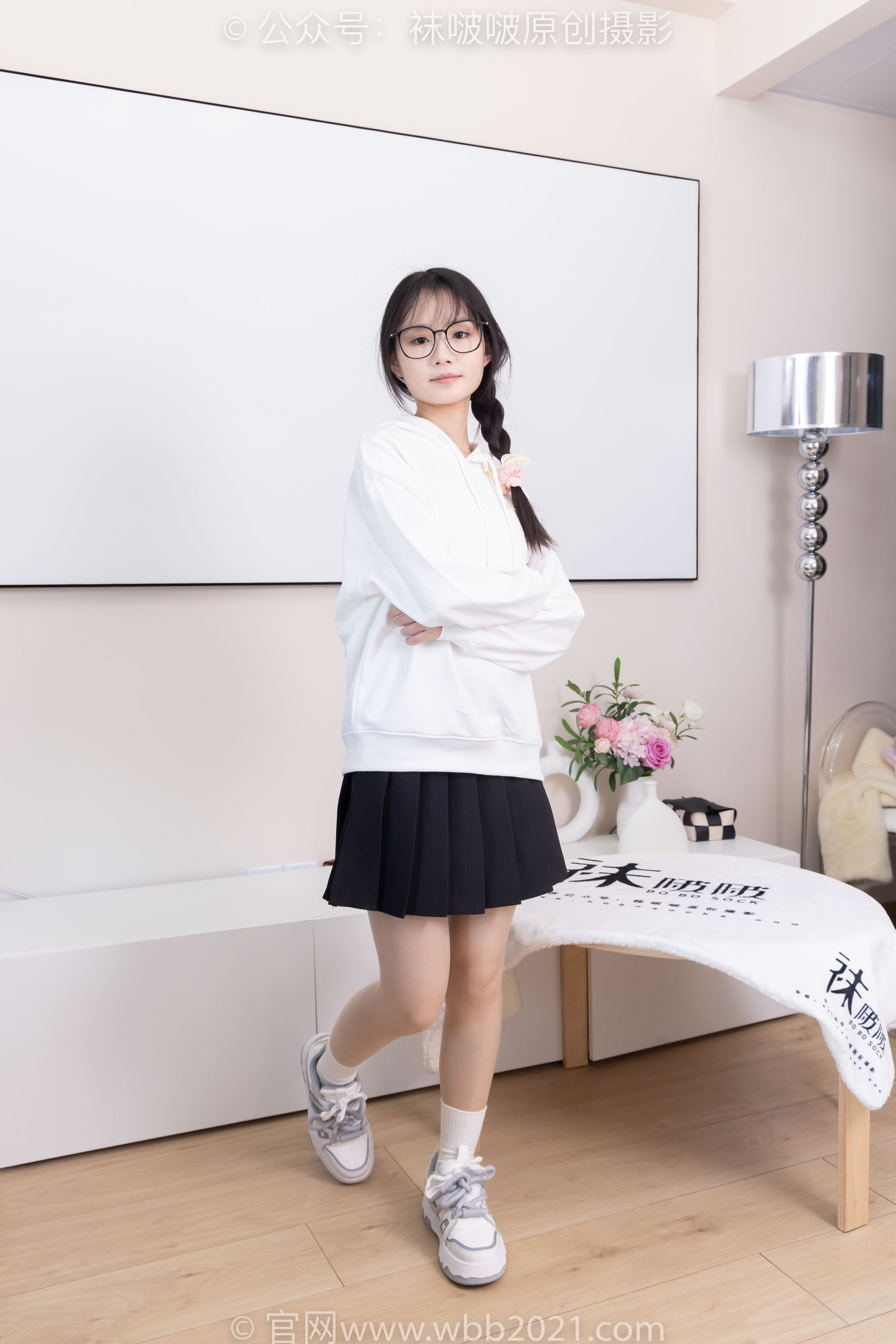 BoBoSocks袜啵啵 No.368 甜甜圈 -运动鞋、白棉袜、油亮肉丝