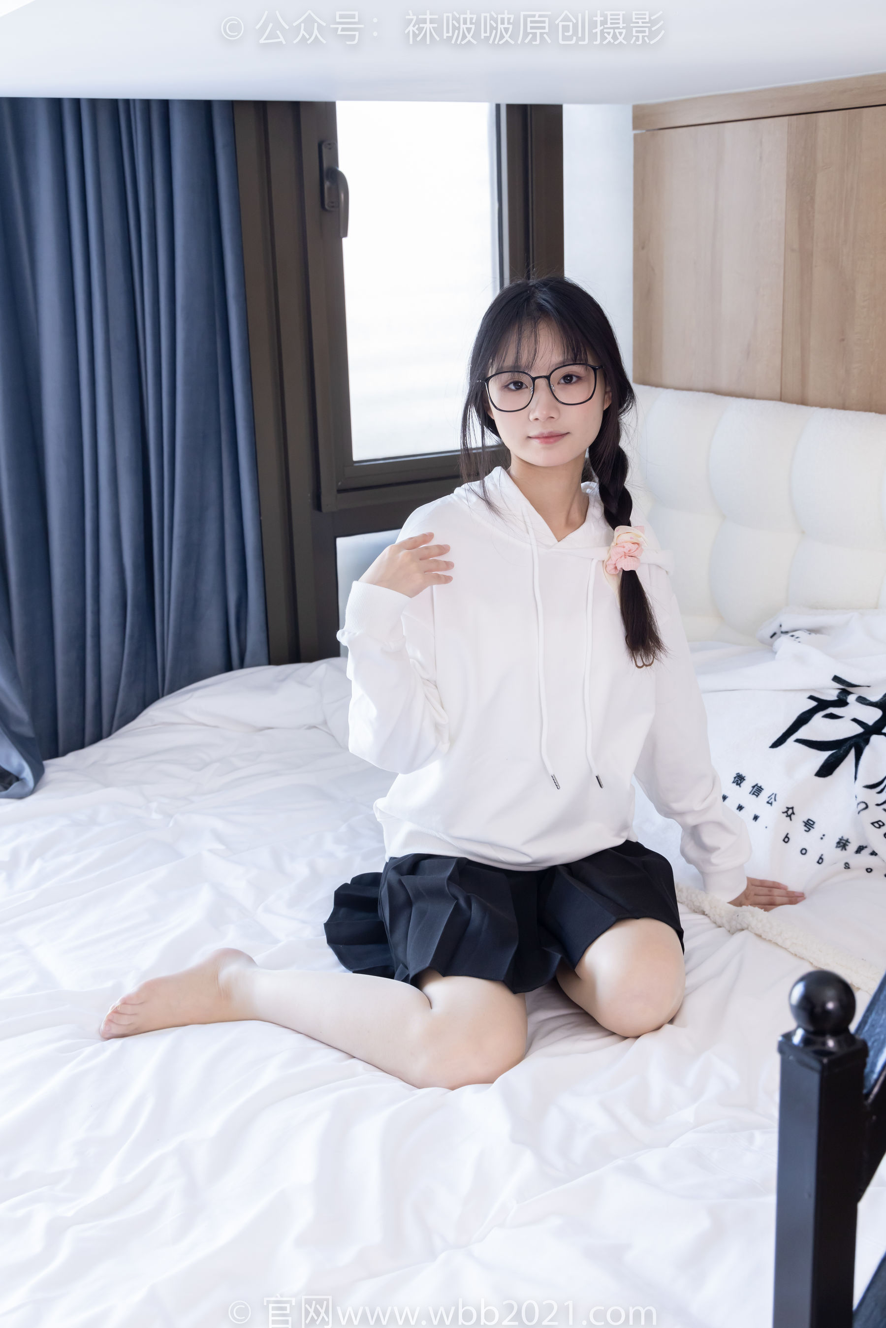BoBoSocks袜啵啵 No.368 甜甜圈 -运动鞋、白棉袜、油亮肉丝