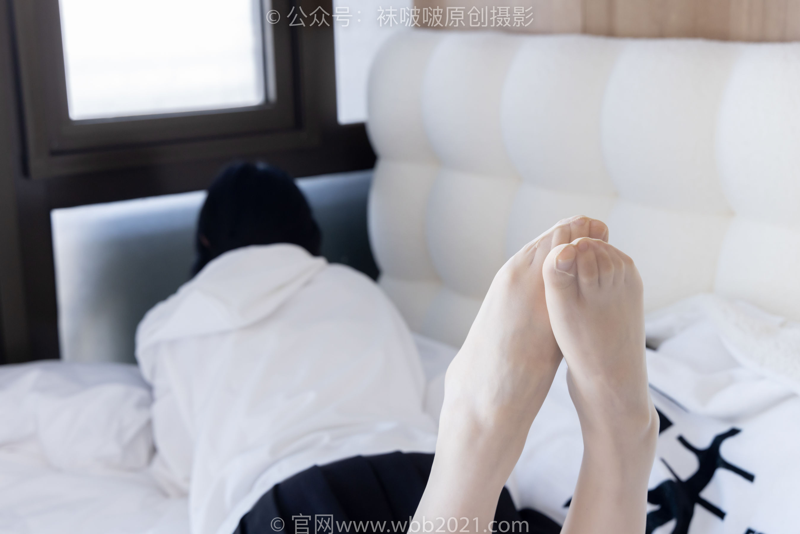 BoBoSocks袜啵啵 No.368 甜甜圈 -运动鞋、白棉袜、油亮肉丝